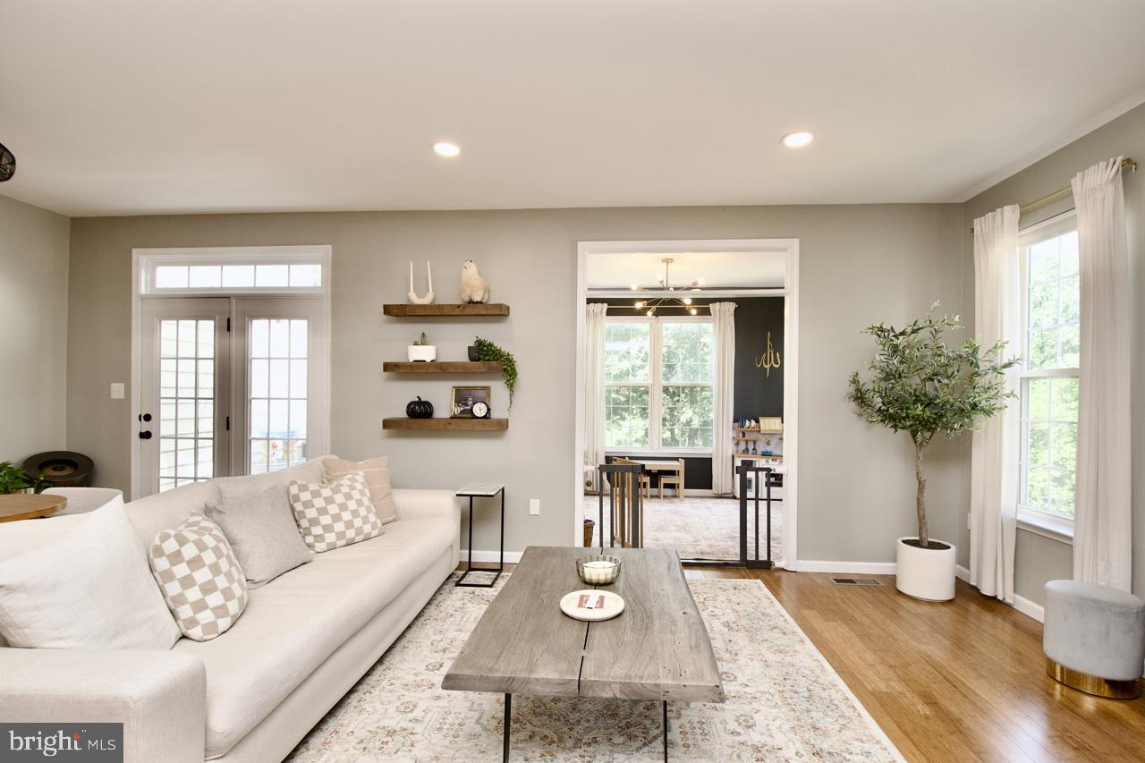 6891 ROLLING CREEK WAY