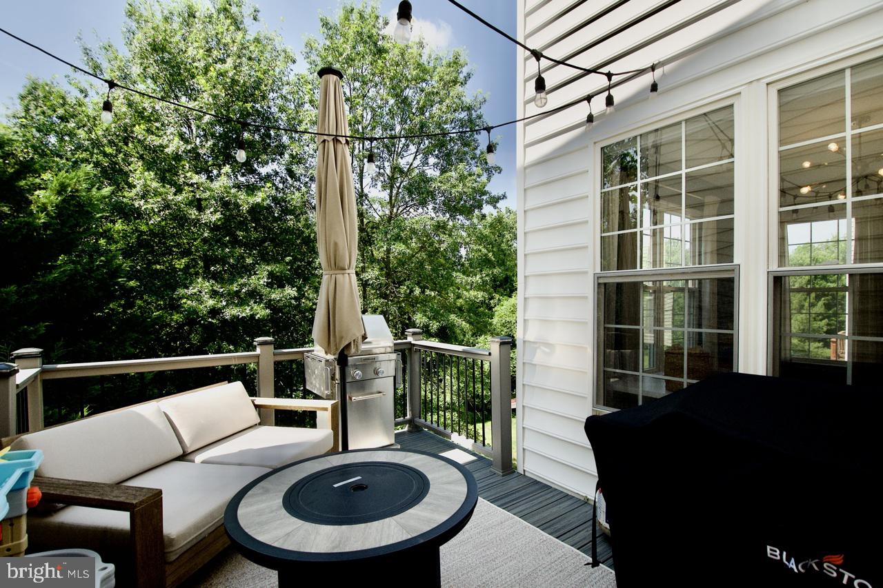 HAWTHORNE - Residential Lease