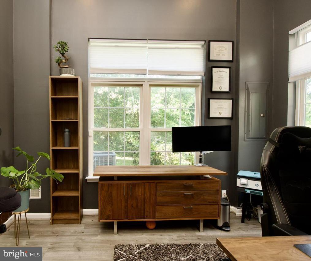 HAWTHORNE - Residential Lease