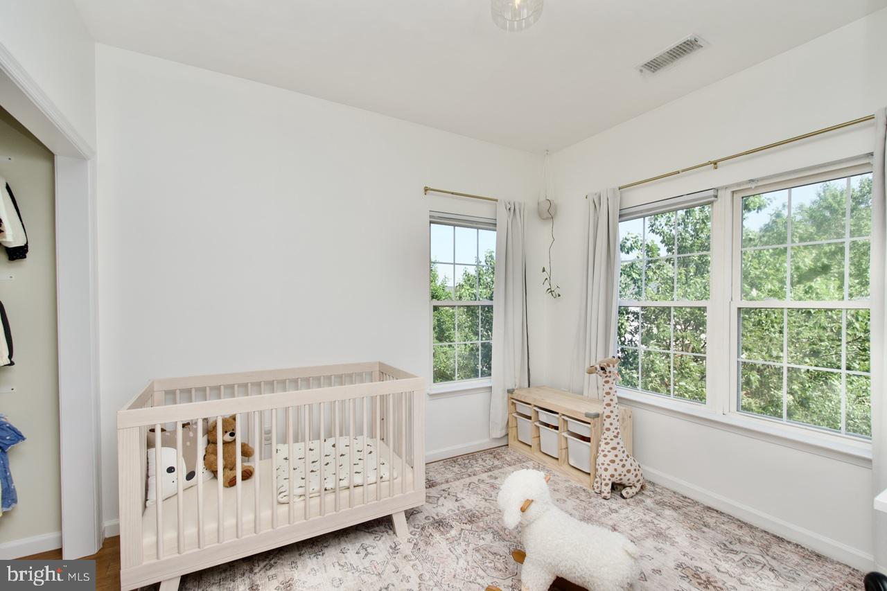 HAWTHORNE - Residential Lease