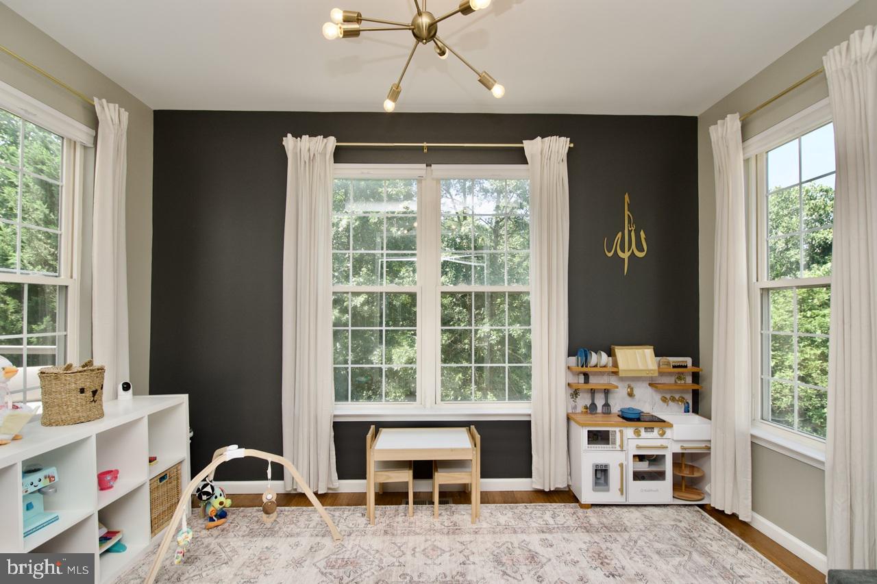 HAWTHORNE - Residential Lease