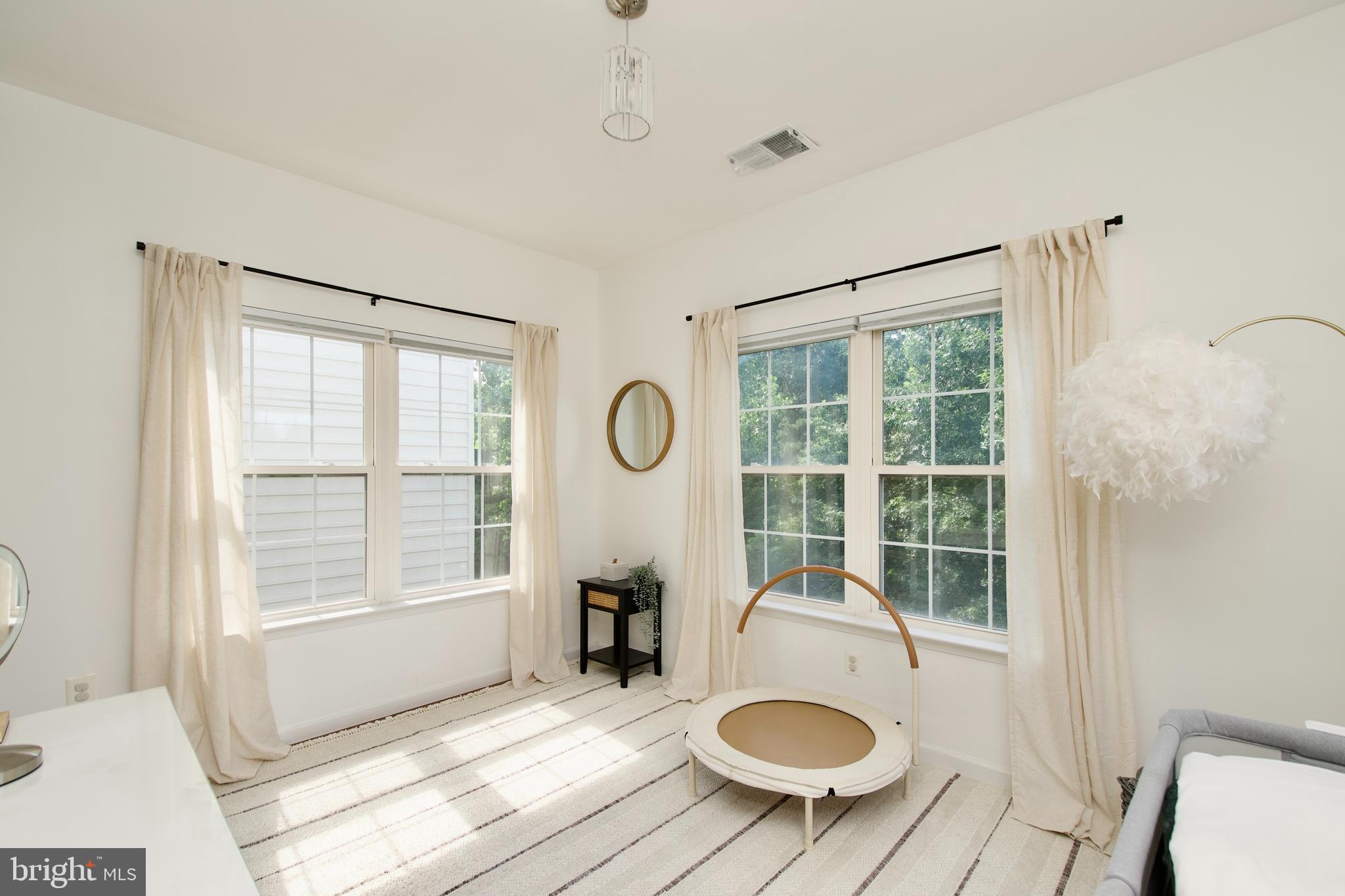 HAWTHORNE - Residential Lease