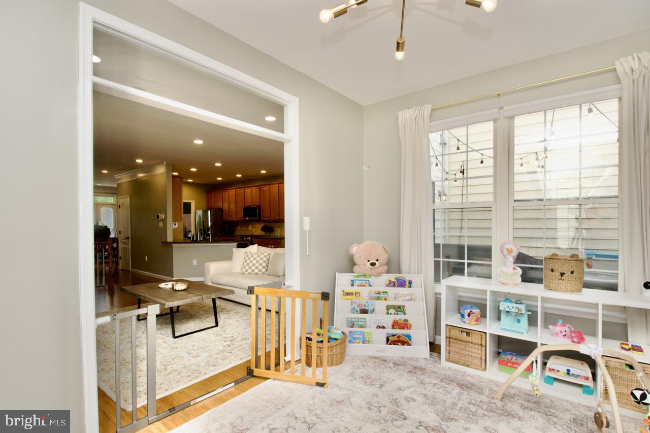 HAWTHORNE - Residential Lease