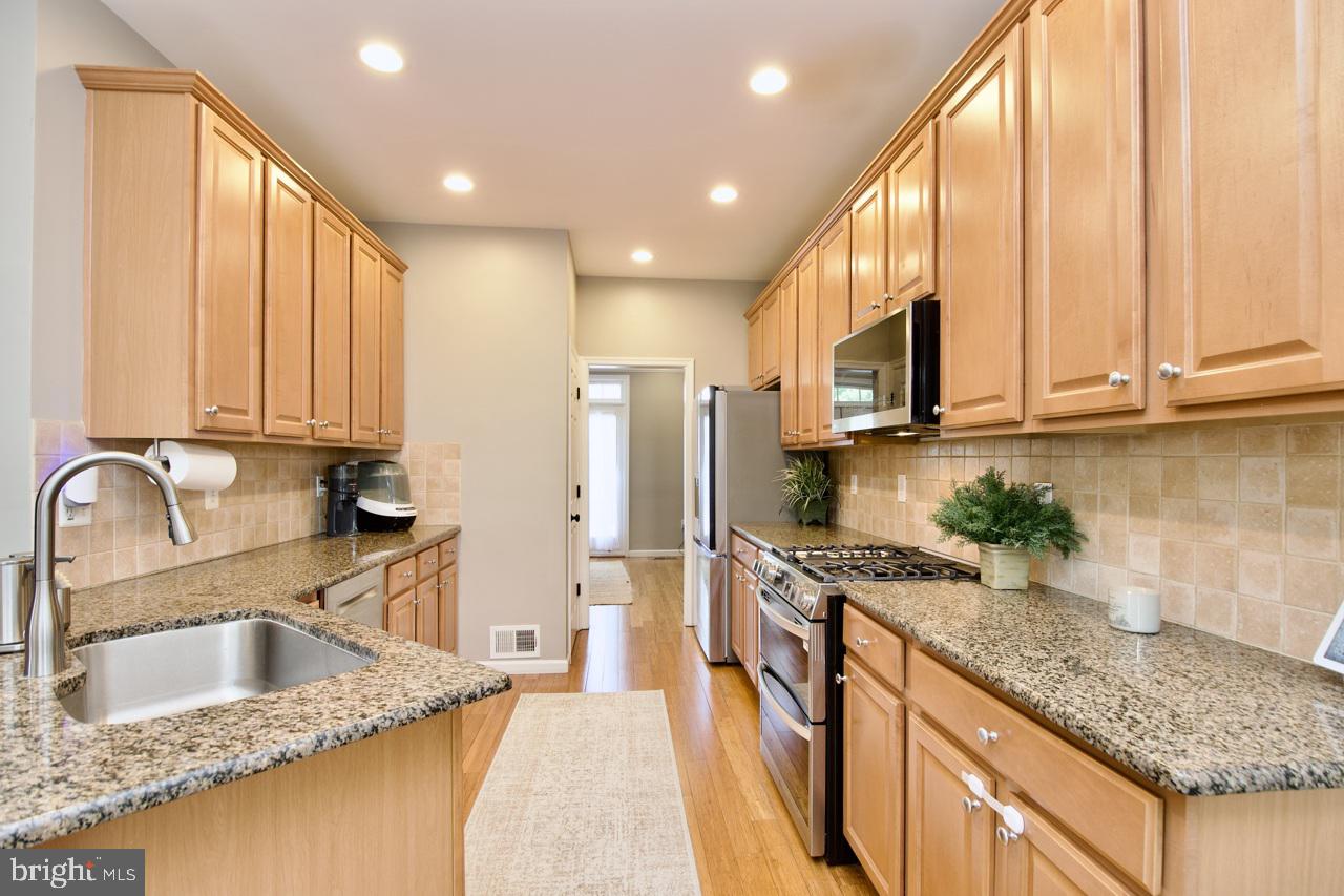 HAWTHORNE - Residential Lease