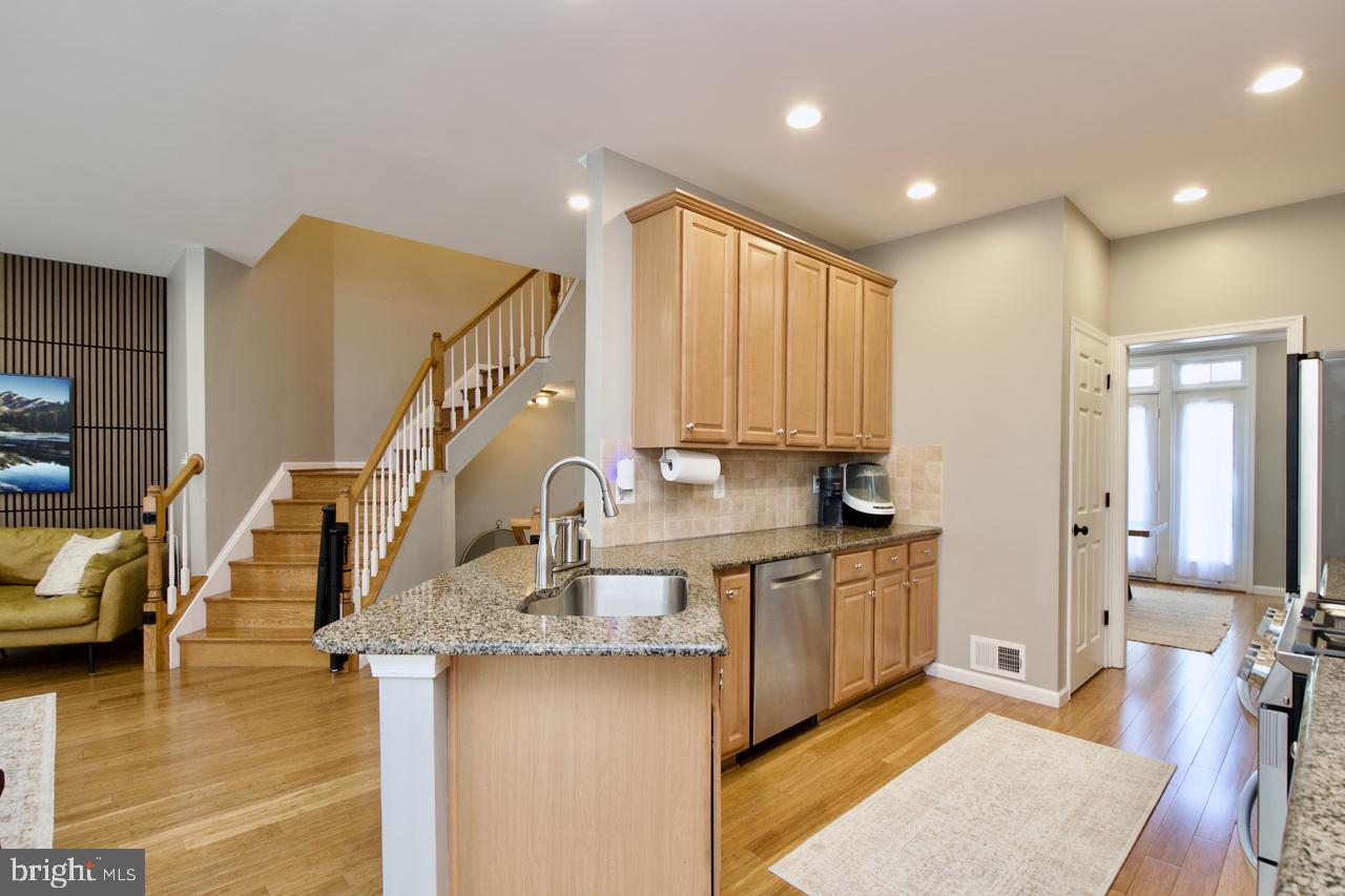 HAWTHORNE - Residential Lease