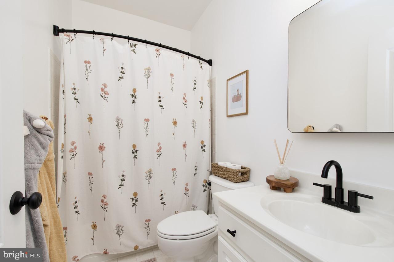 HAWTHORNE - Residential Lease