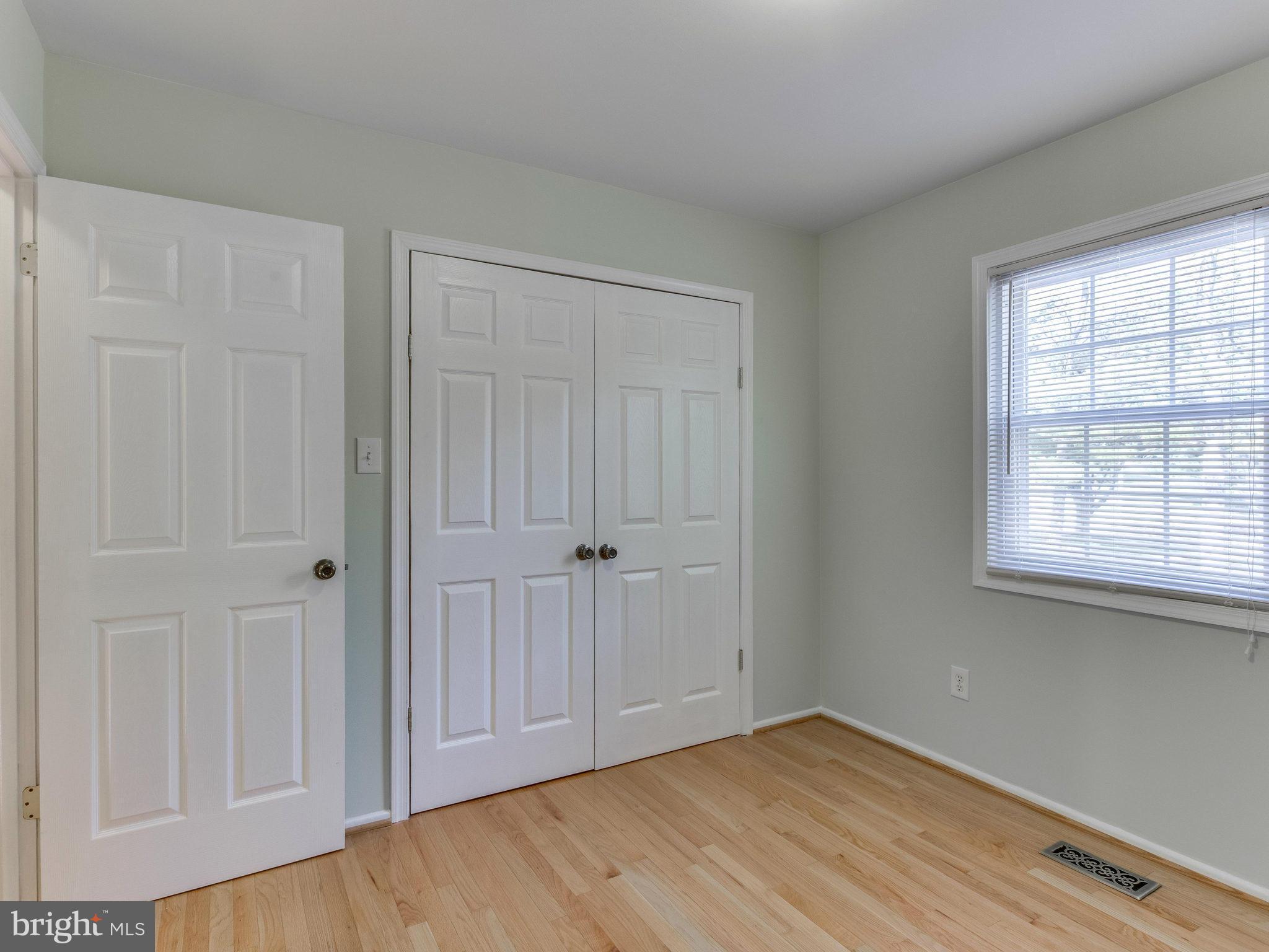 LAKE BRADDOCK - Residential