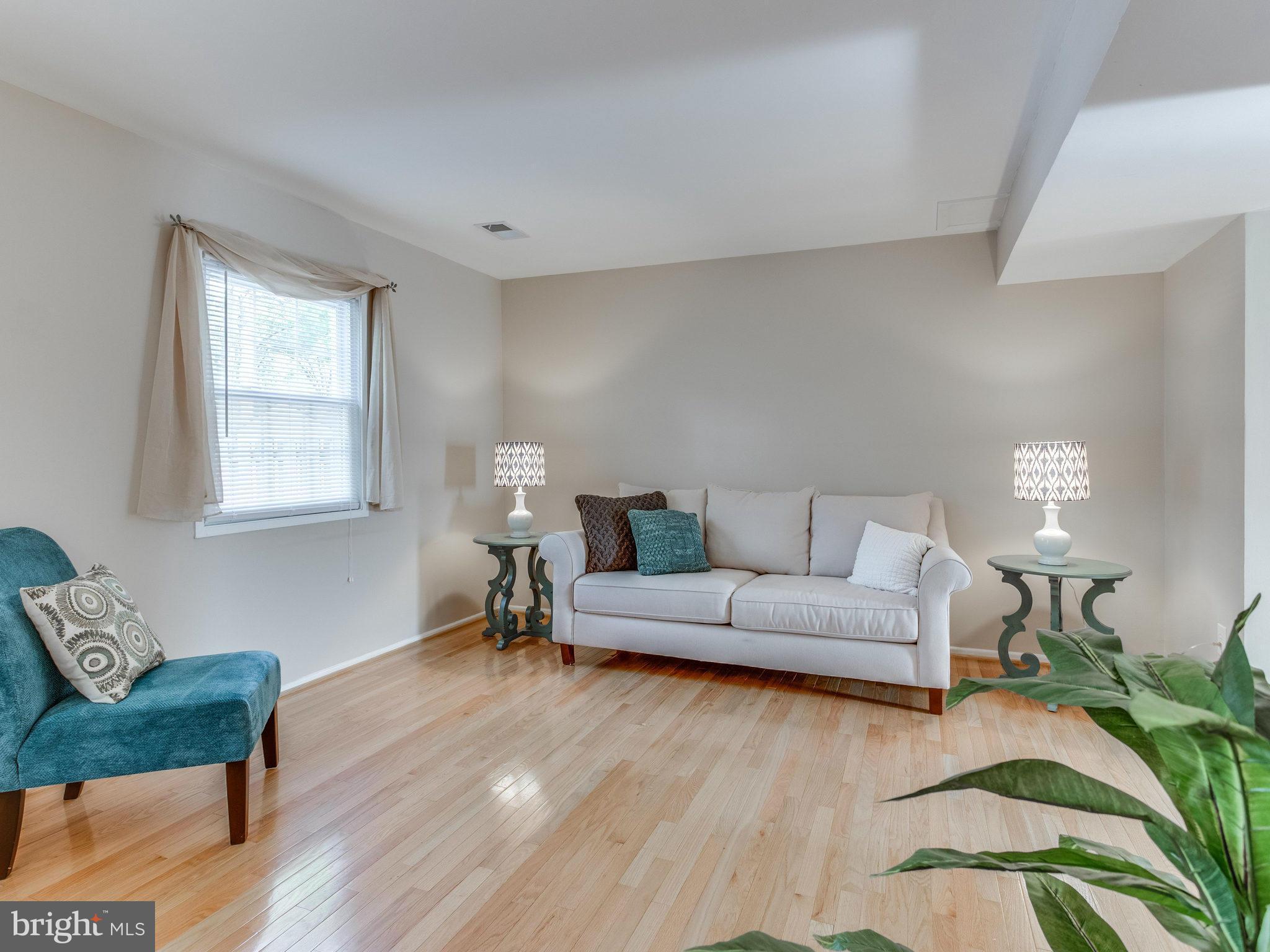 LAKE BRADDOCK - Residential