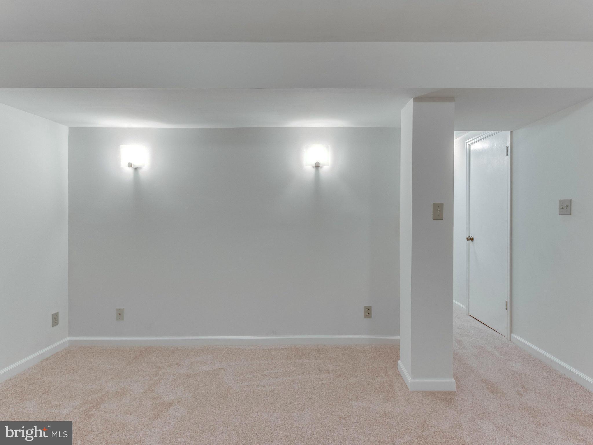 LAKE BRADDOCK - Residential