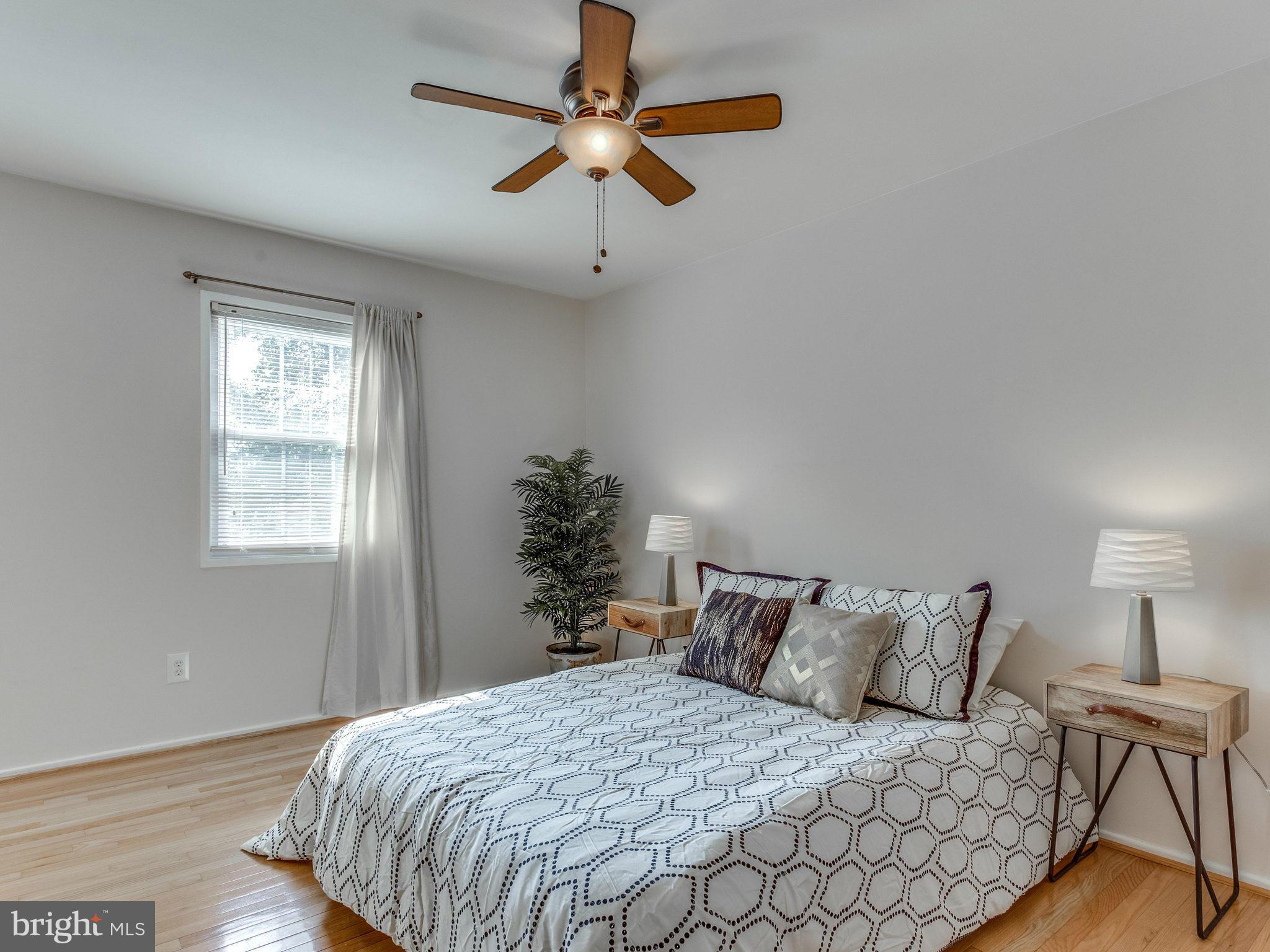 LAKE BRADDOCK - Residential