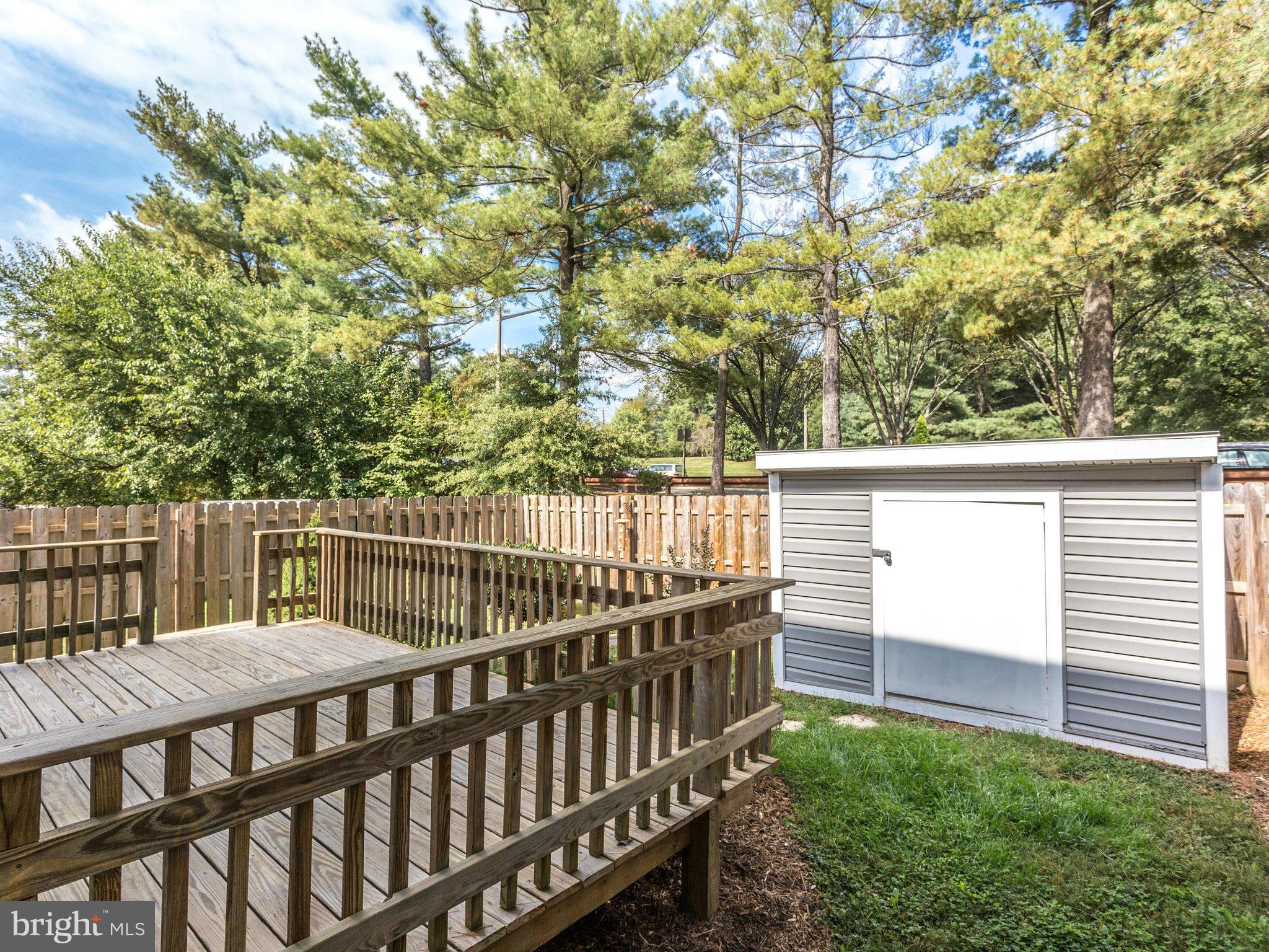 LAKE BRADDOCK - Residential