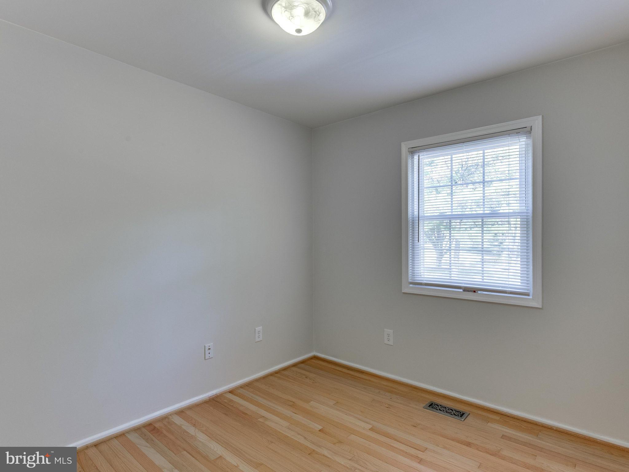 LAKE BRADDOCK - Residential