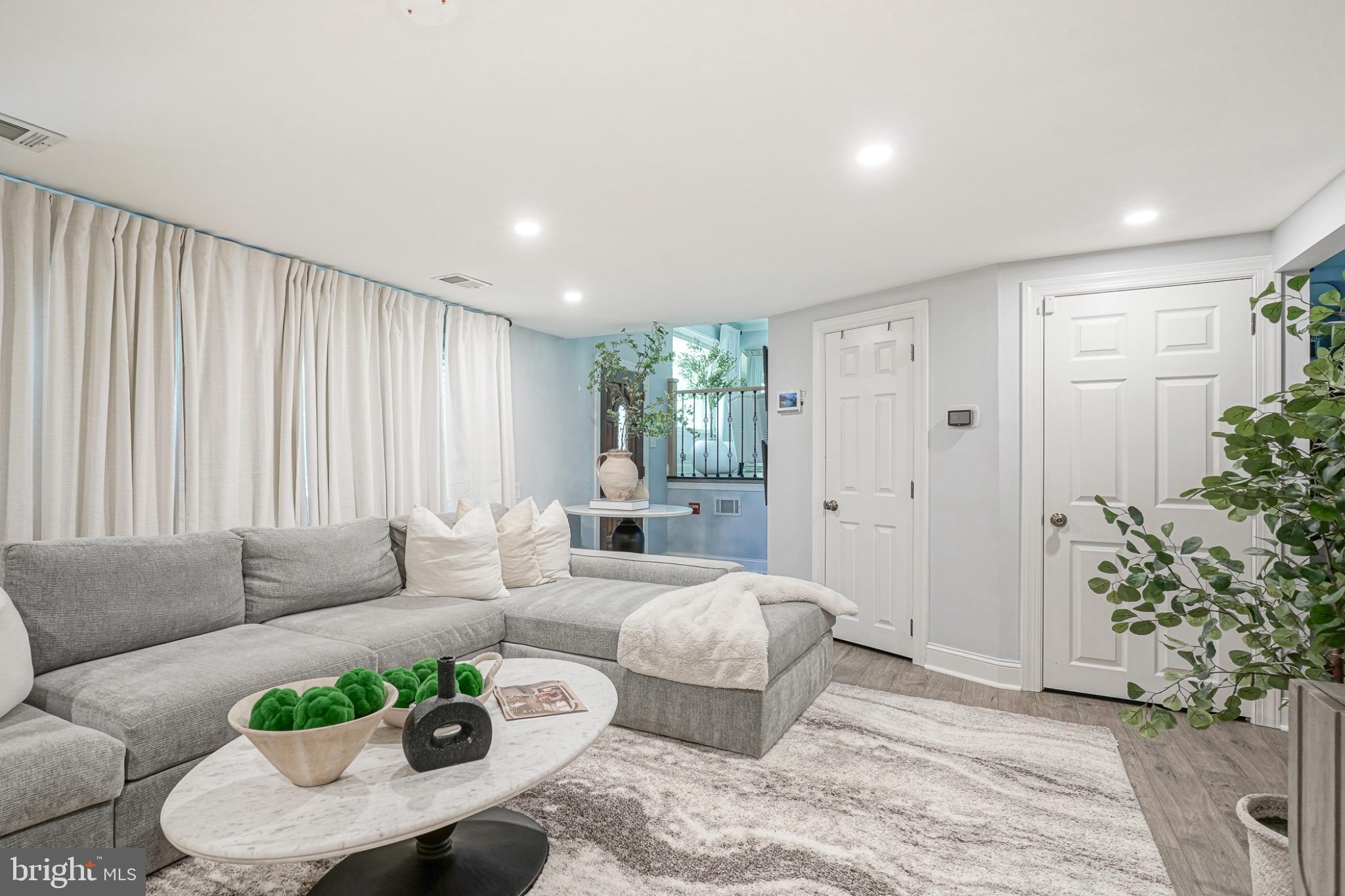 2 DARTMOUTH DRIVE