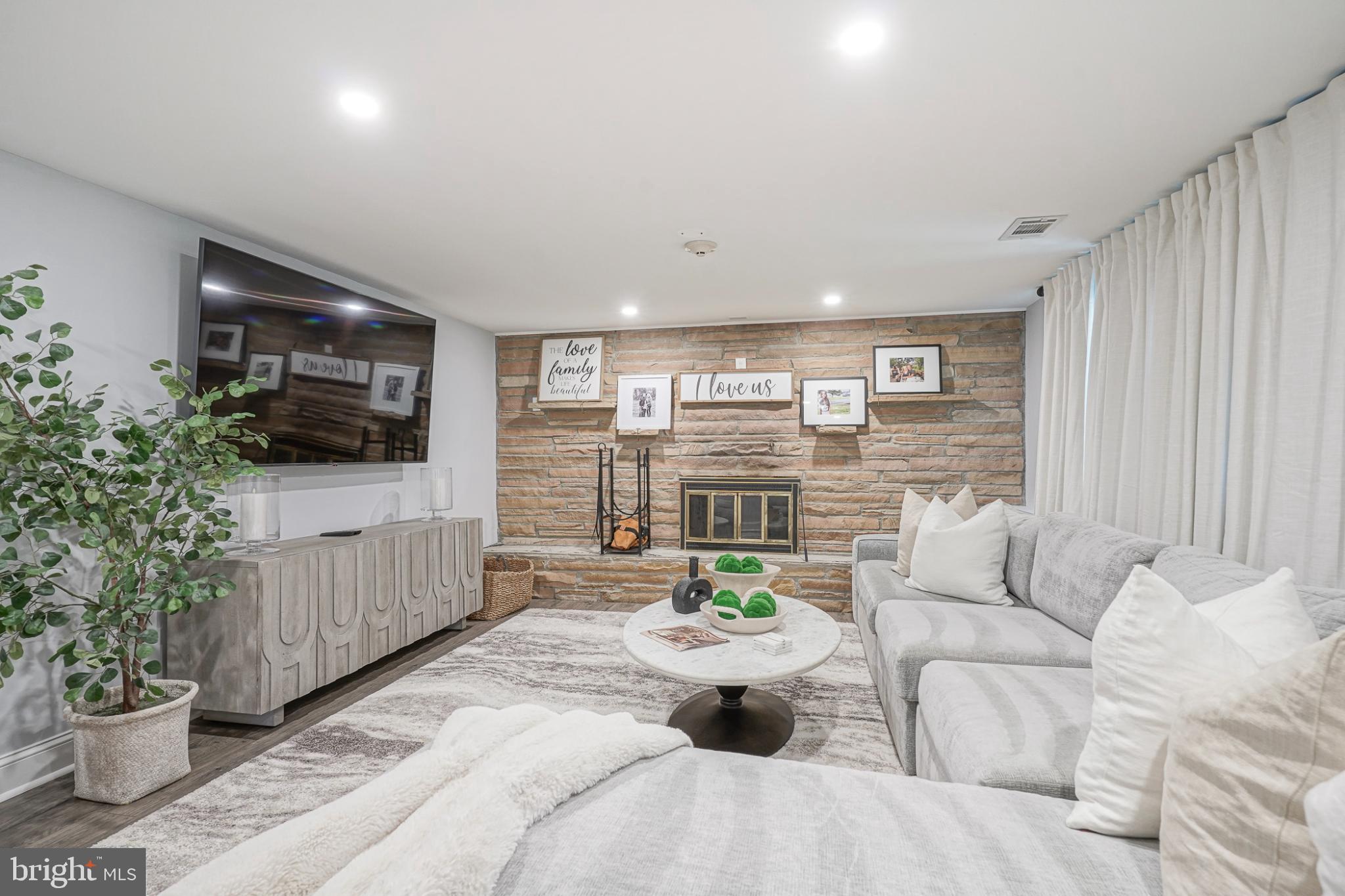 2 DARTMOUTH DRIVE