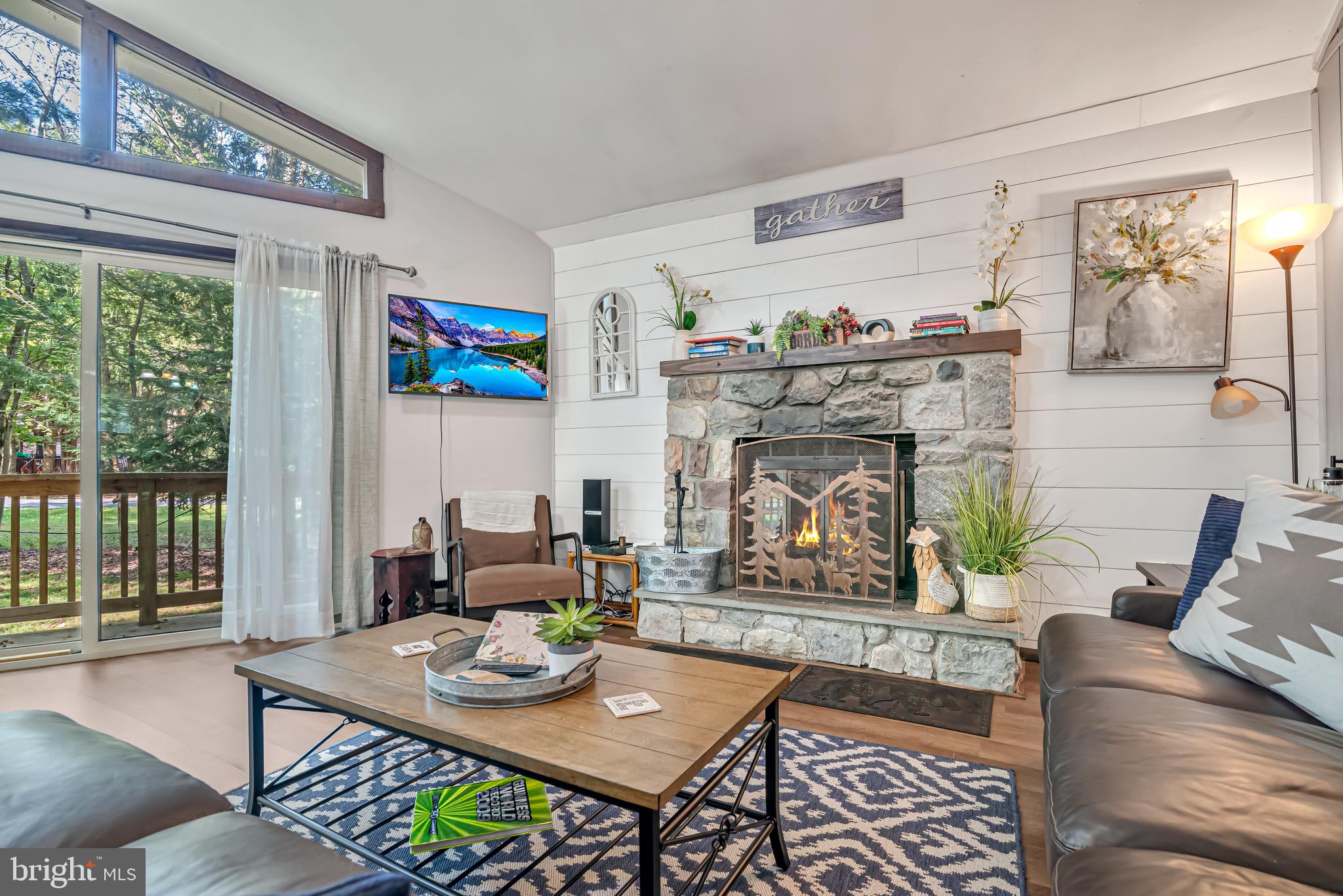 TOWAMENSING TRAILS - Residential