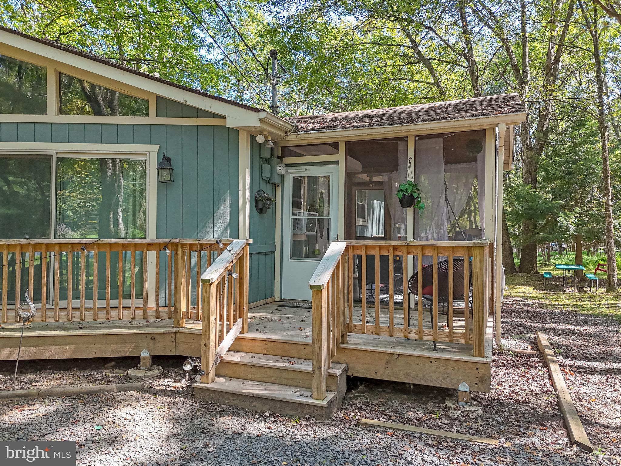 TOWAMENSING TRAILS - Residential