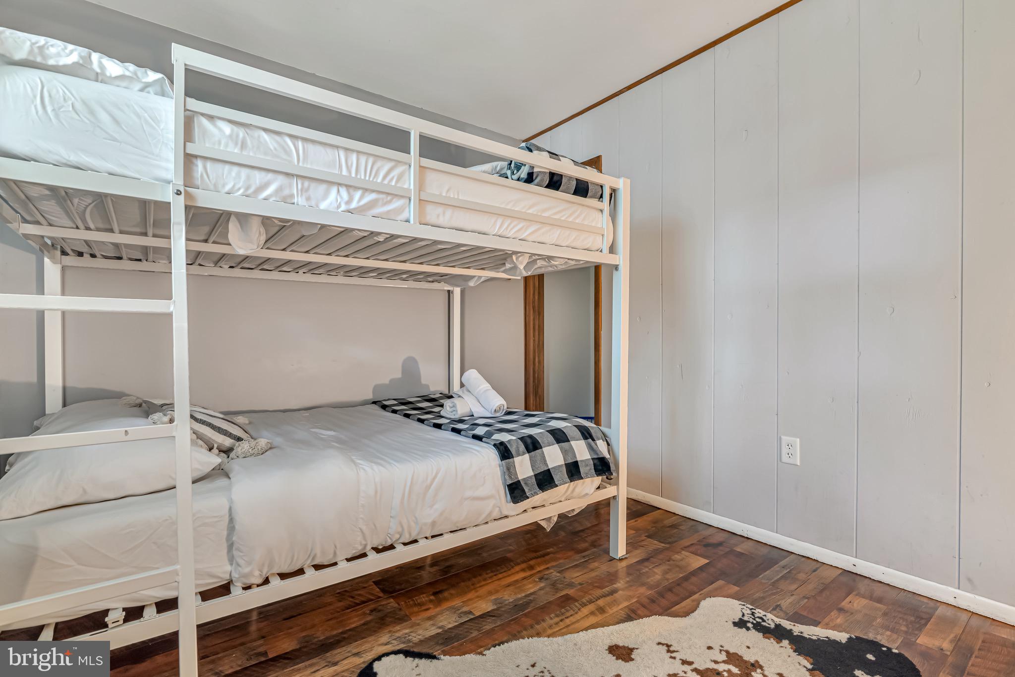 TOWAMENSING TRAILS - Residential