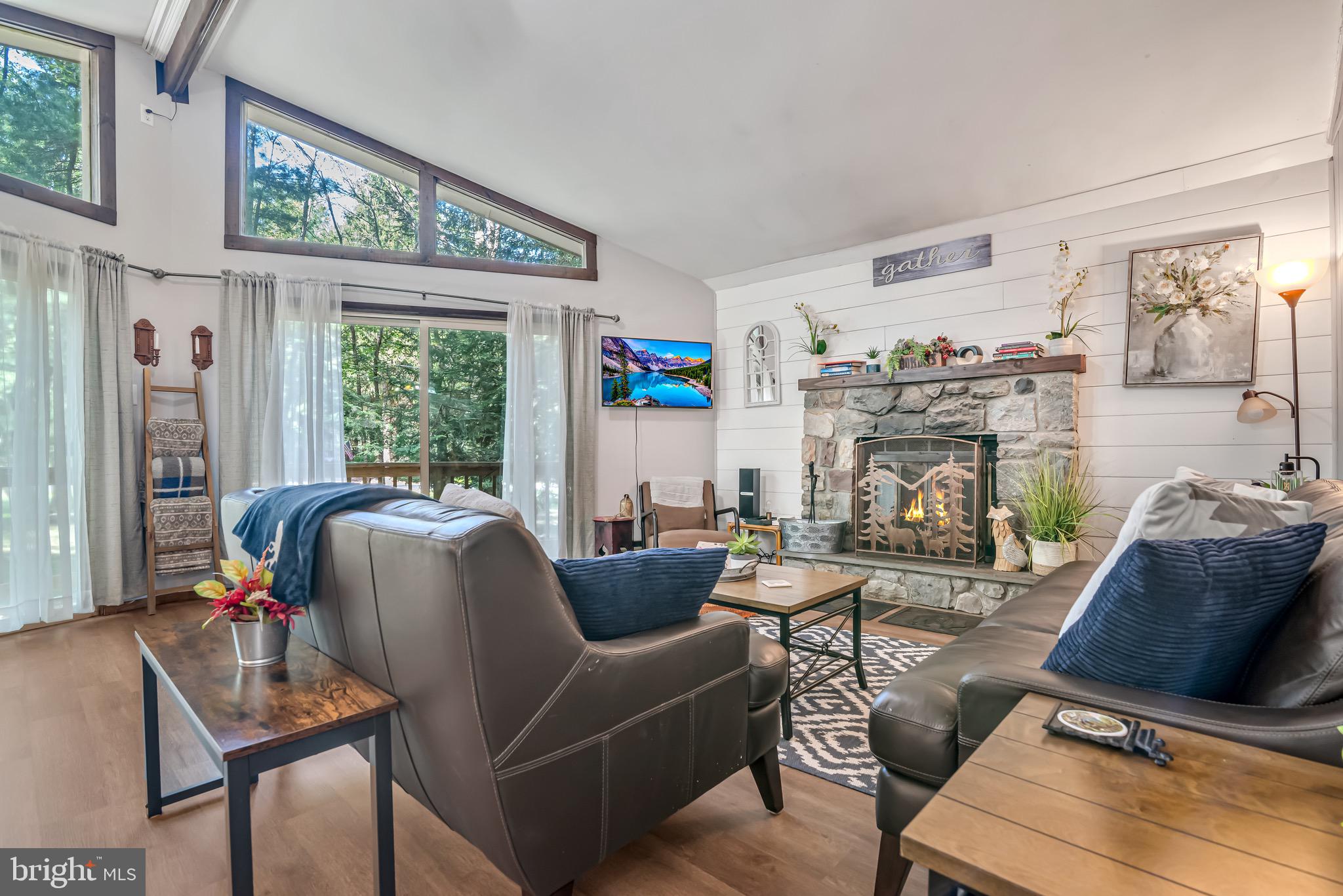 TOWAMENSING TRAILS - Residential