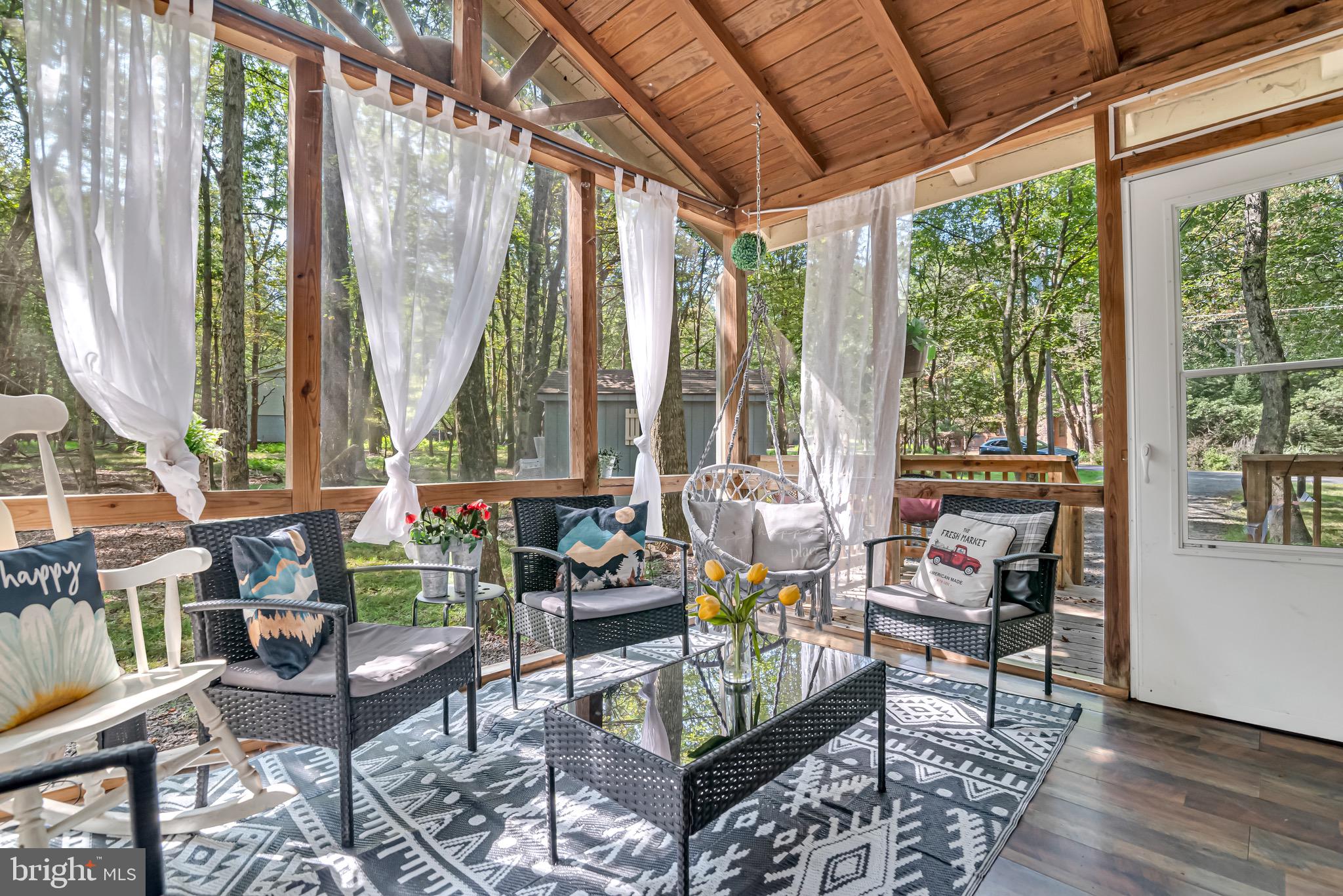 TOWAMENSING TRAILS - Residential