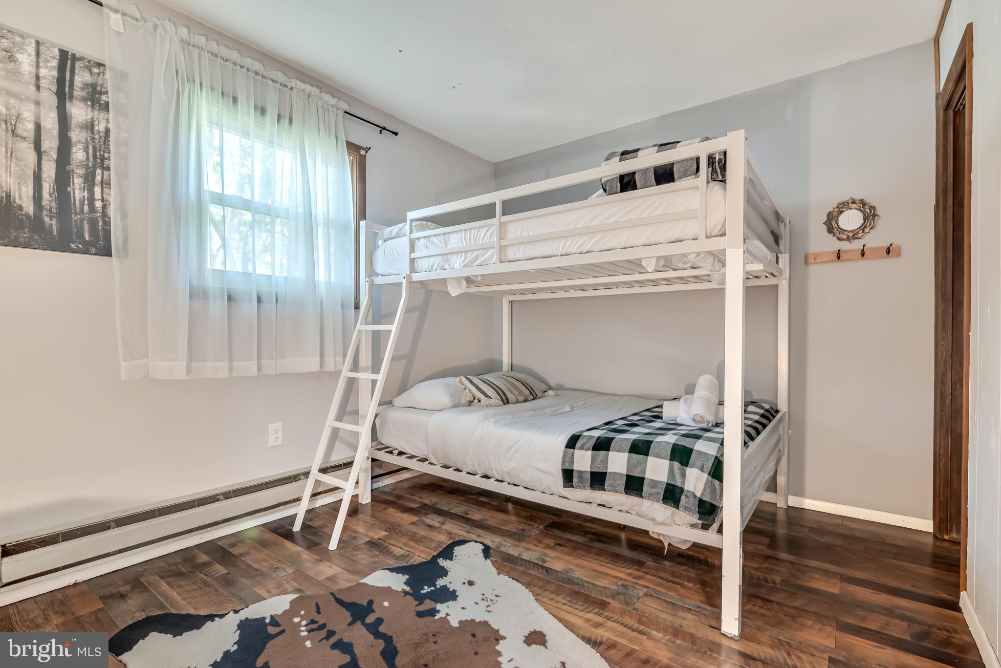 TOWAMENSING TRAILS - Residential