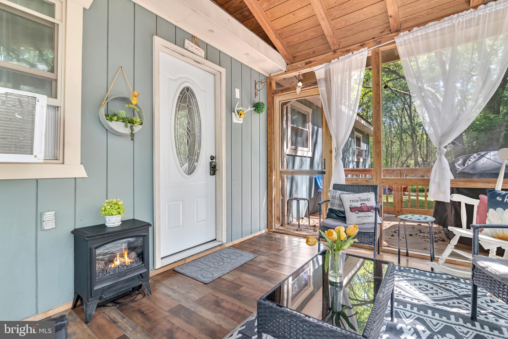 TOWAMENSING TRAILS - Residential