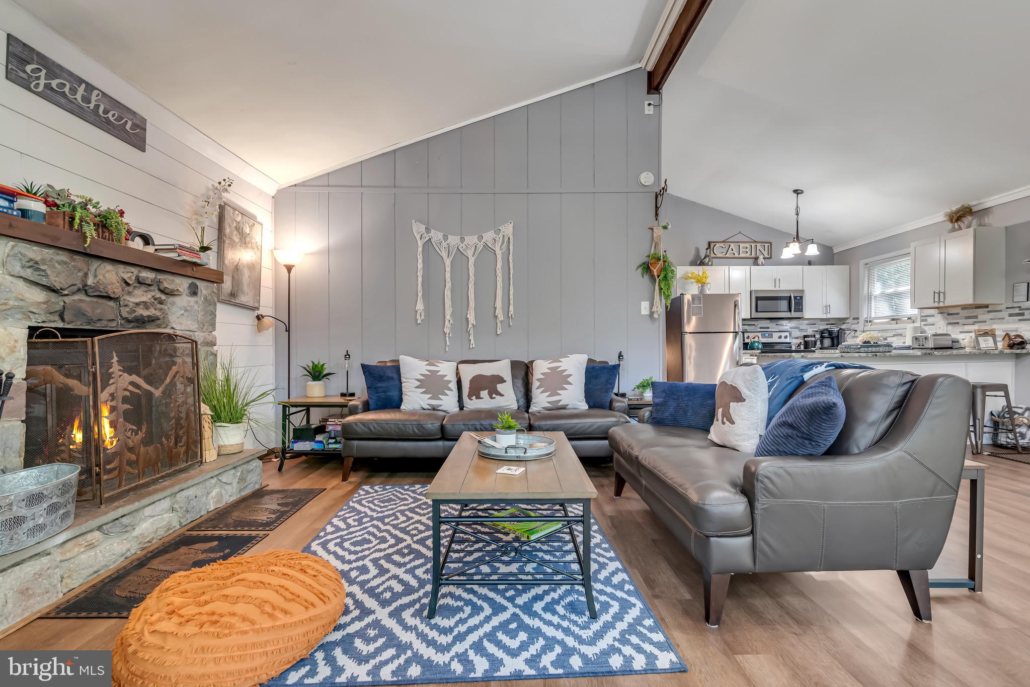 TOWAMENSING TRAILS - Residential