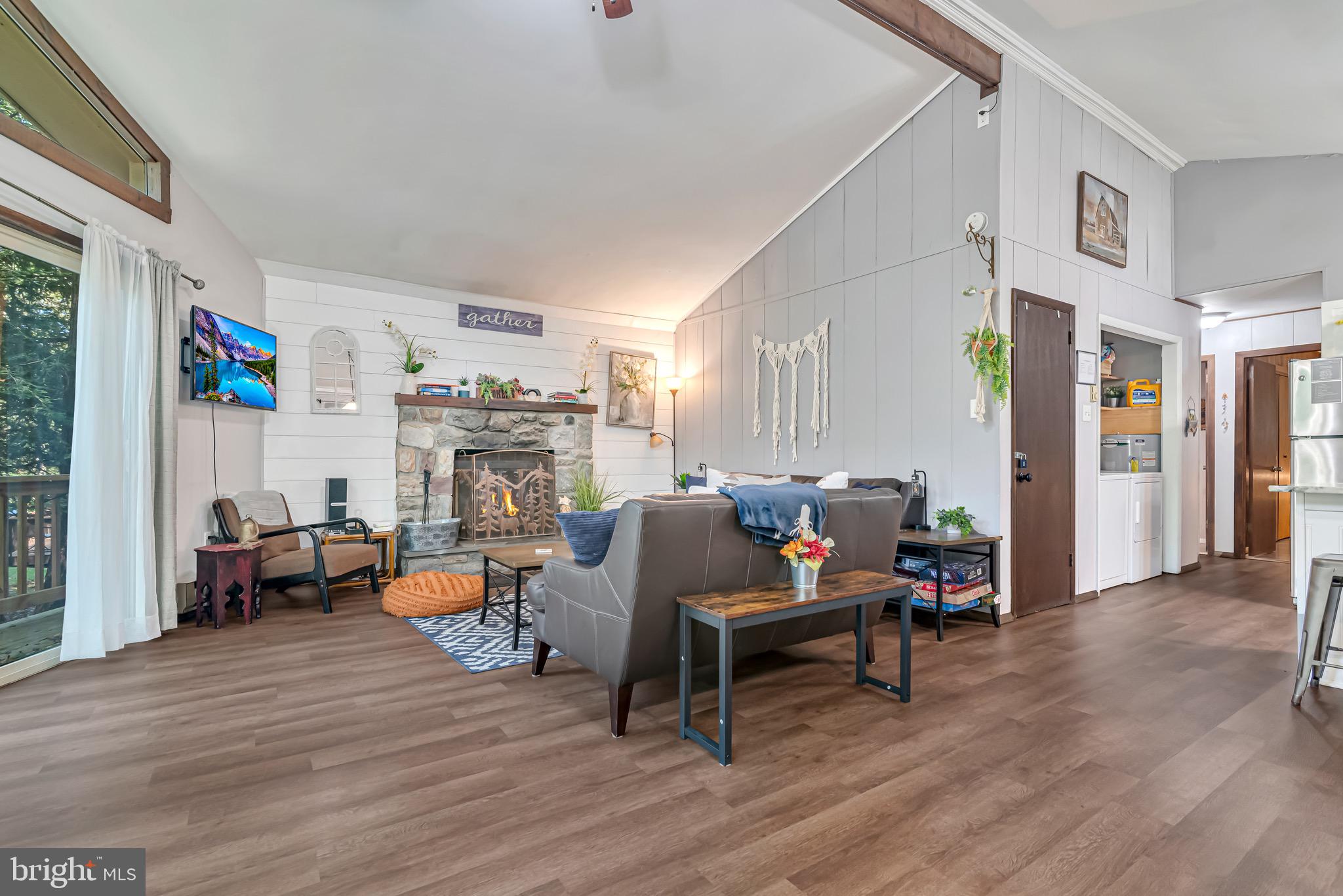 TOWAMENSING TRAILS - Residential