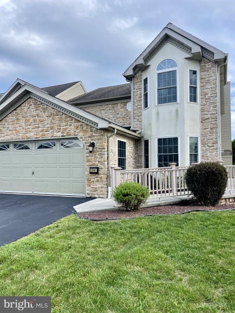 Townhouse For Sale - 2801 Oakwood Drive<br/> HARRISBURG, PA 17110