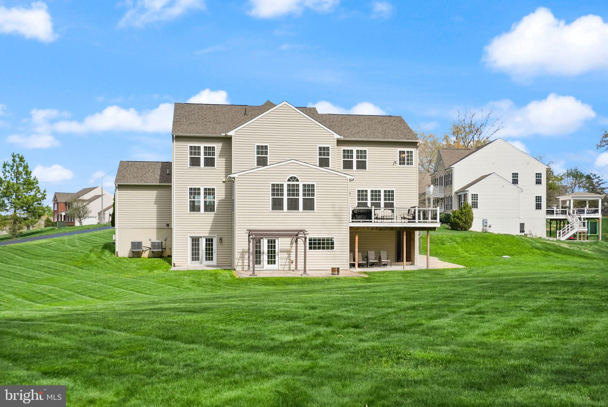 WOODLAND FARMS - Residential