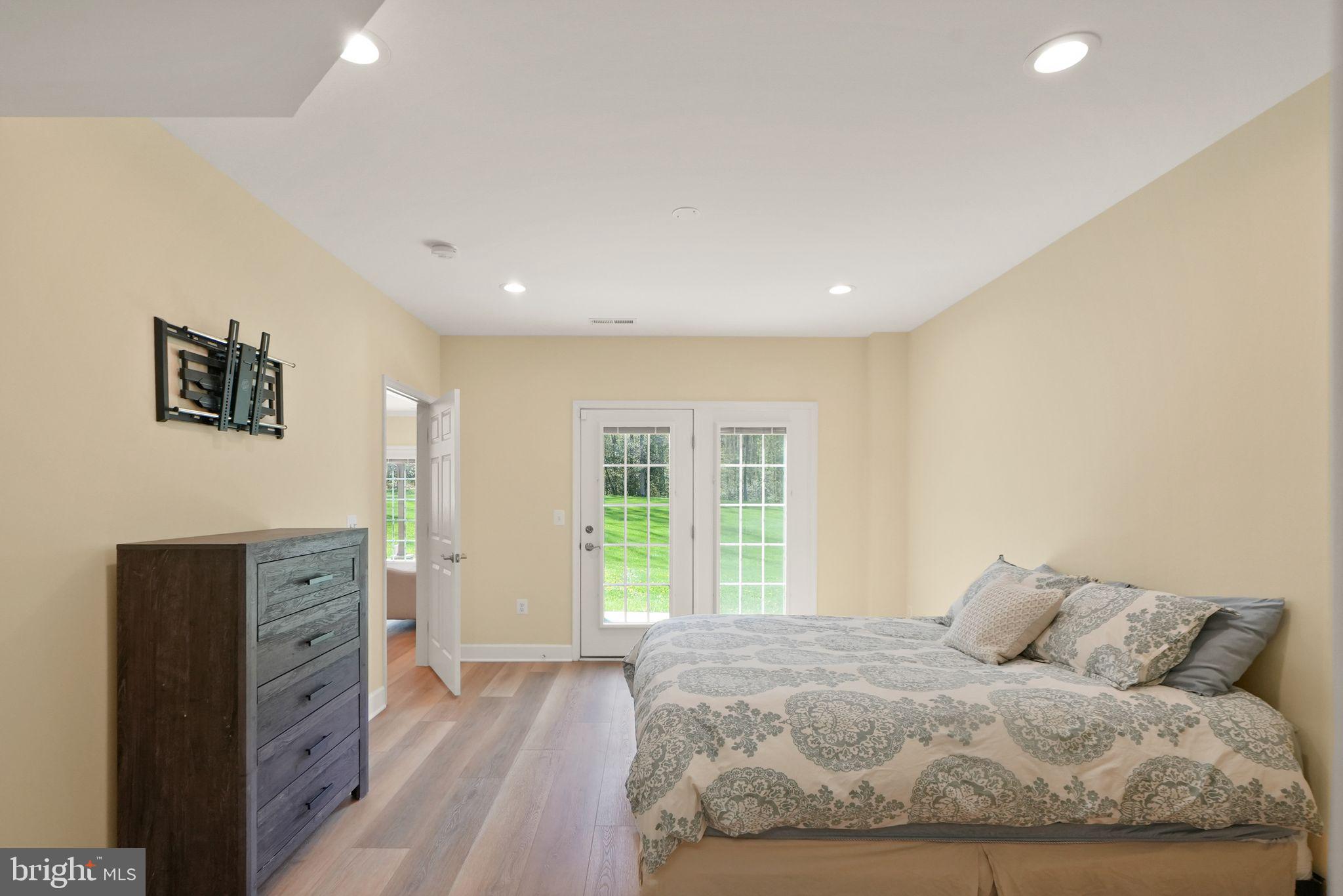 WOODLAND FARMS - Residential