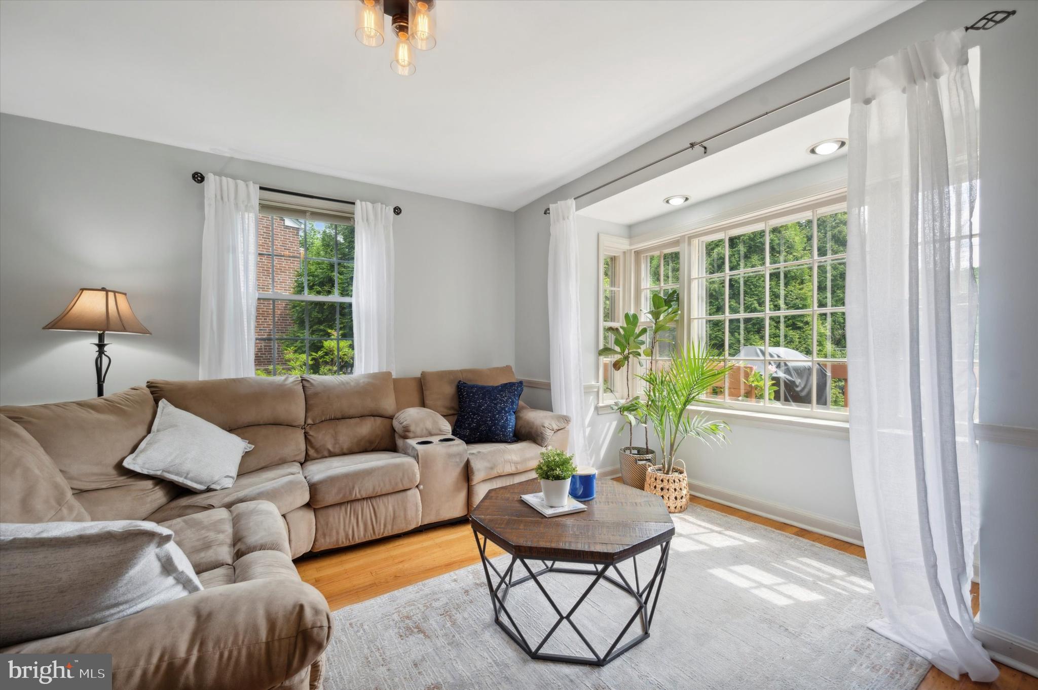 WOODMERE - Residential