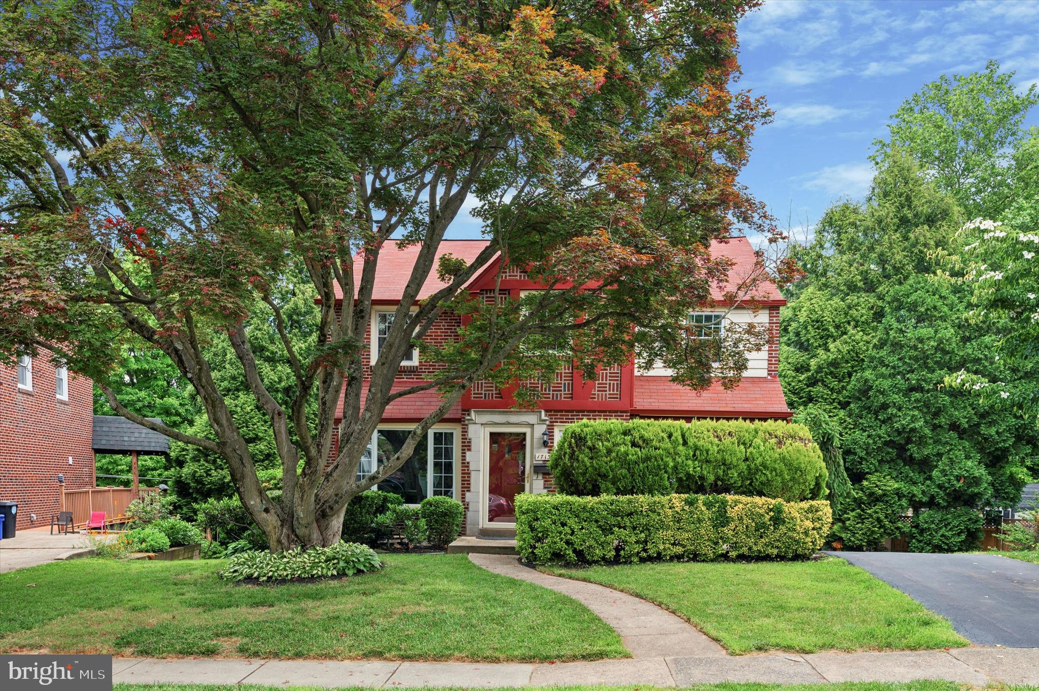 WOODMERE - Residential