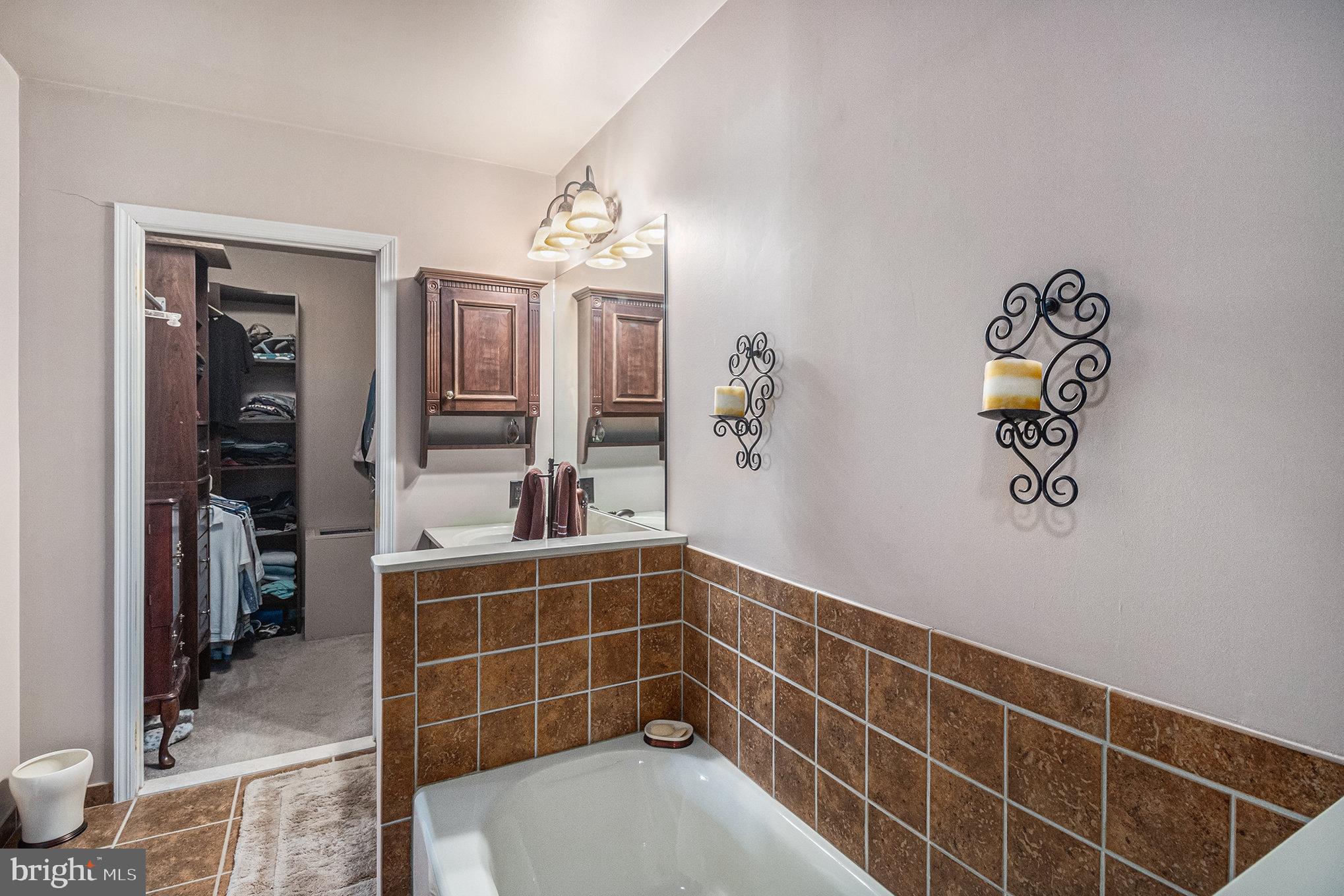 REGENT MANOR - Residential