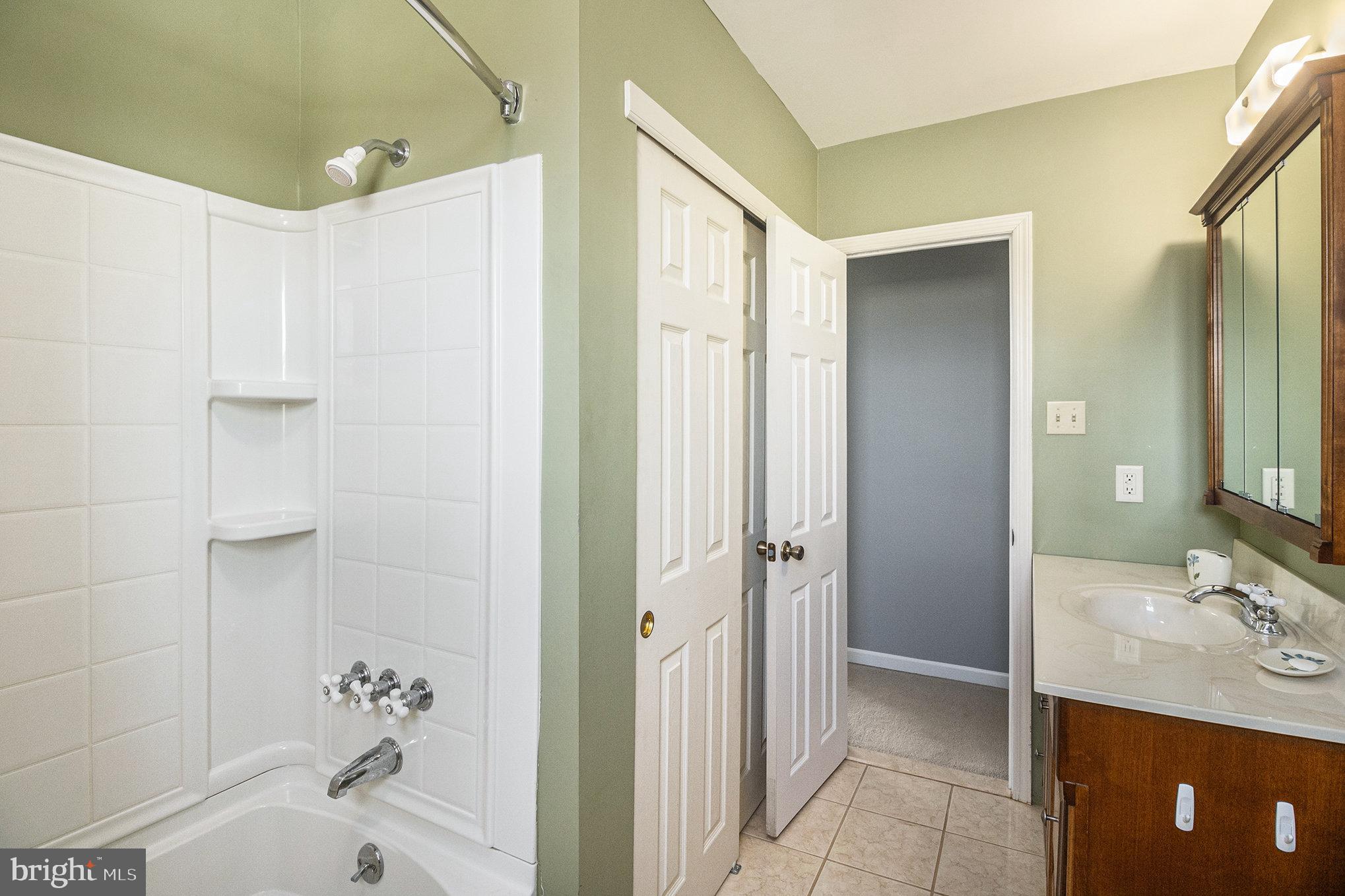 REGENT MANOR - Residential