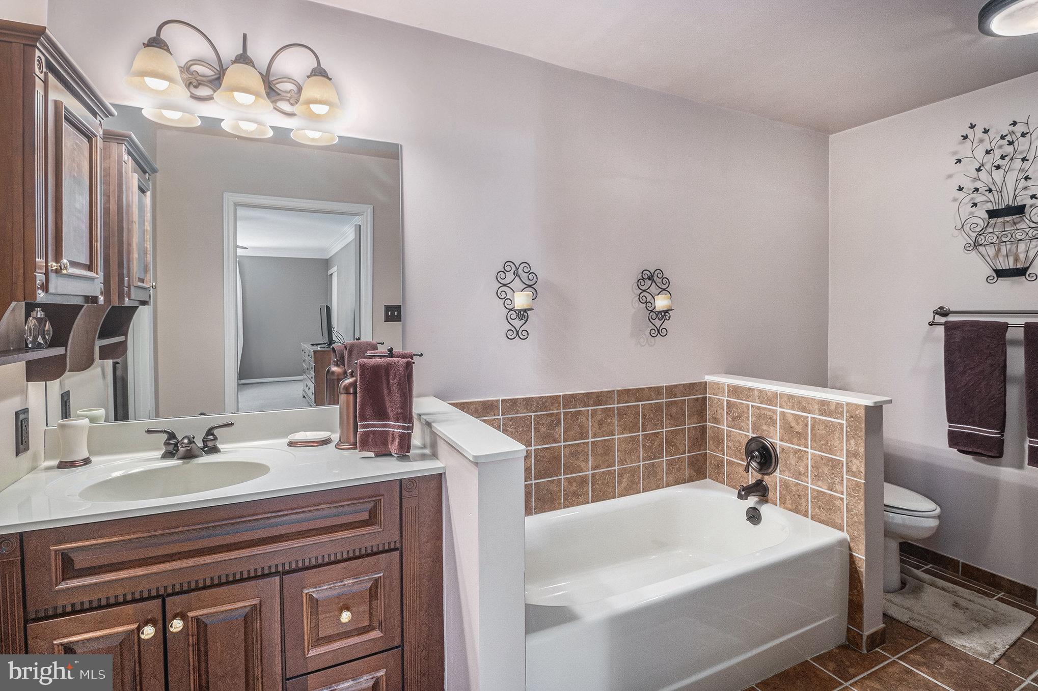 REGENT MANOR - Residential