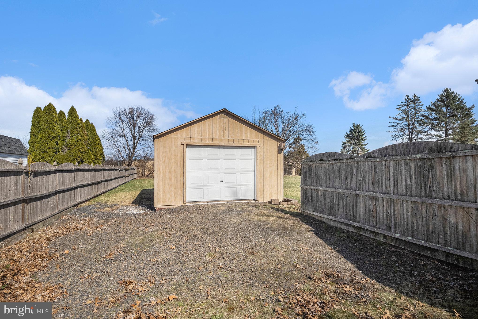 REGENT MANOR - Residential