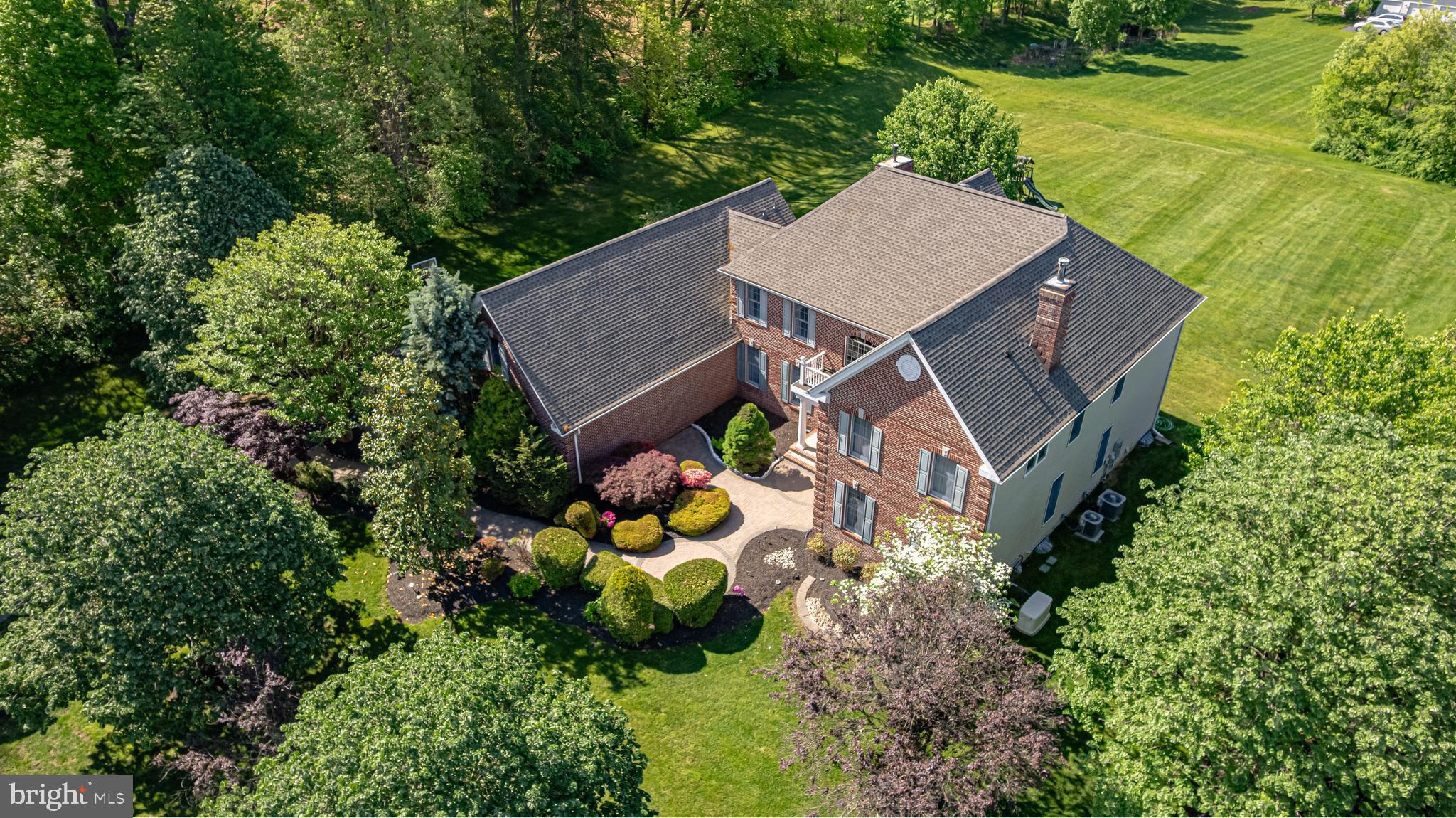 9 NARROW BROOK COURT