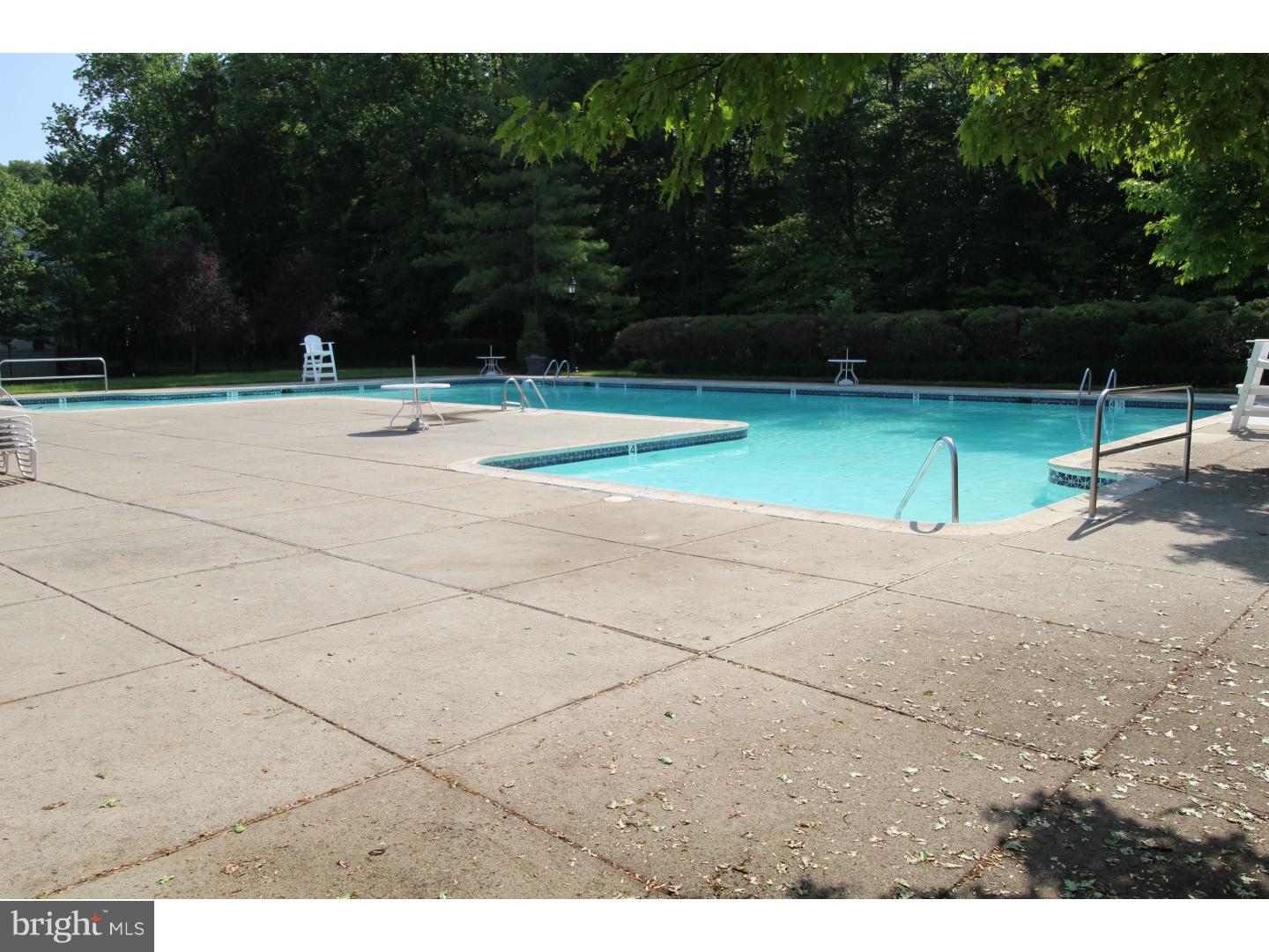 MAKEFIELD GLEN - Residential