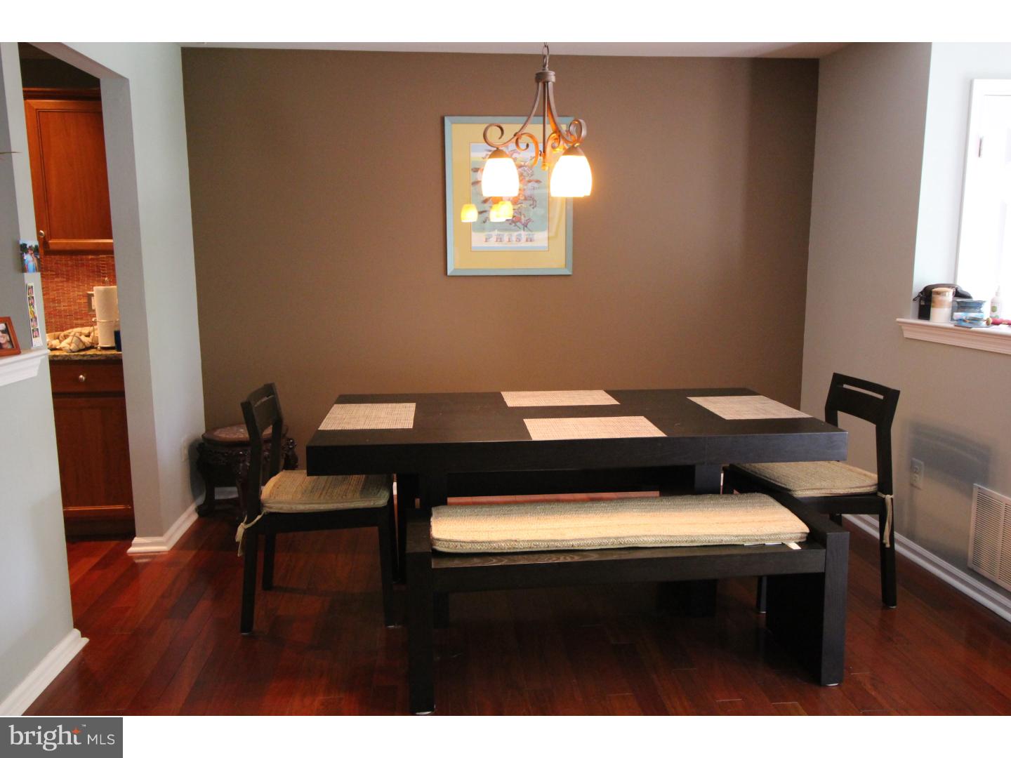 MAKEFIELD GLEN - Residential