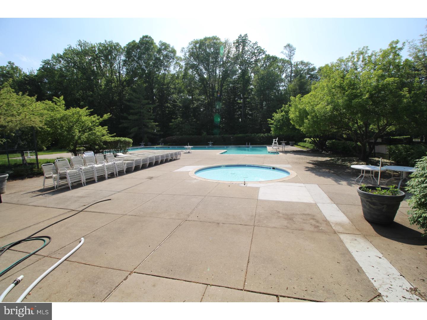 MAKEFIELD GLEN - Residential