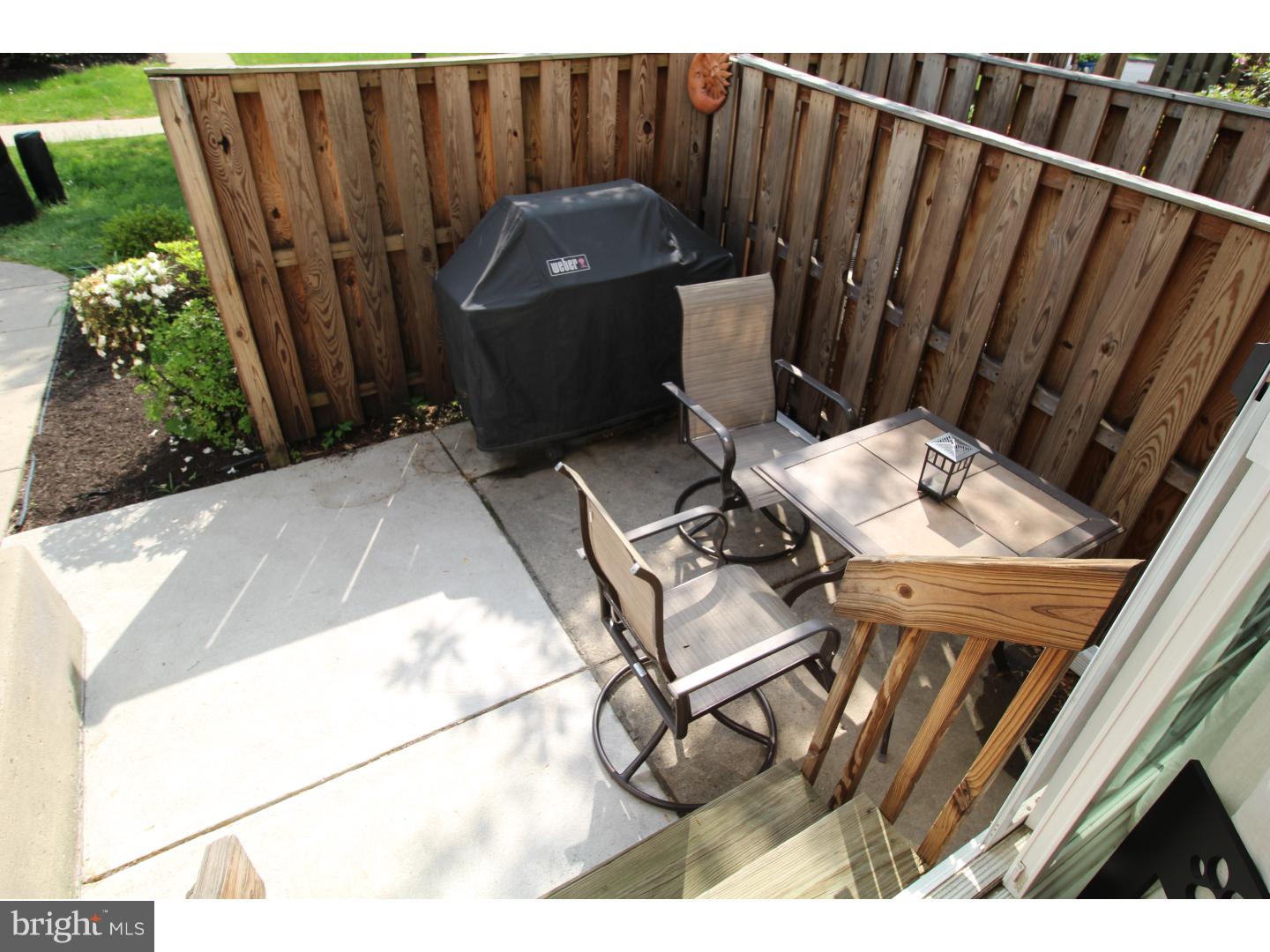 MAKEFIELD GLEN - Residential