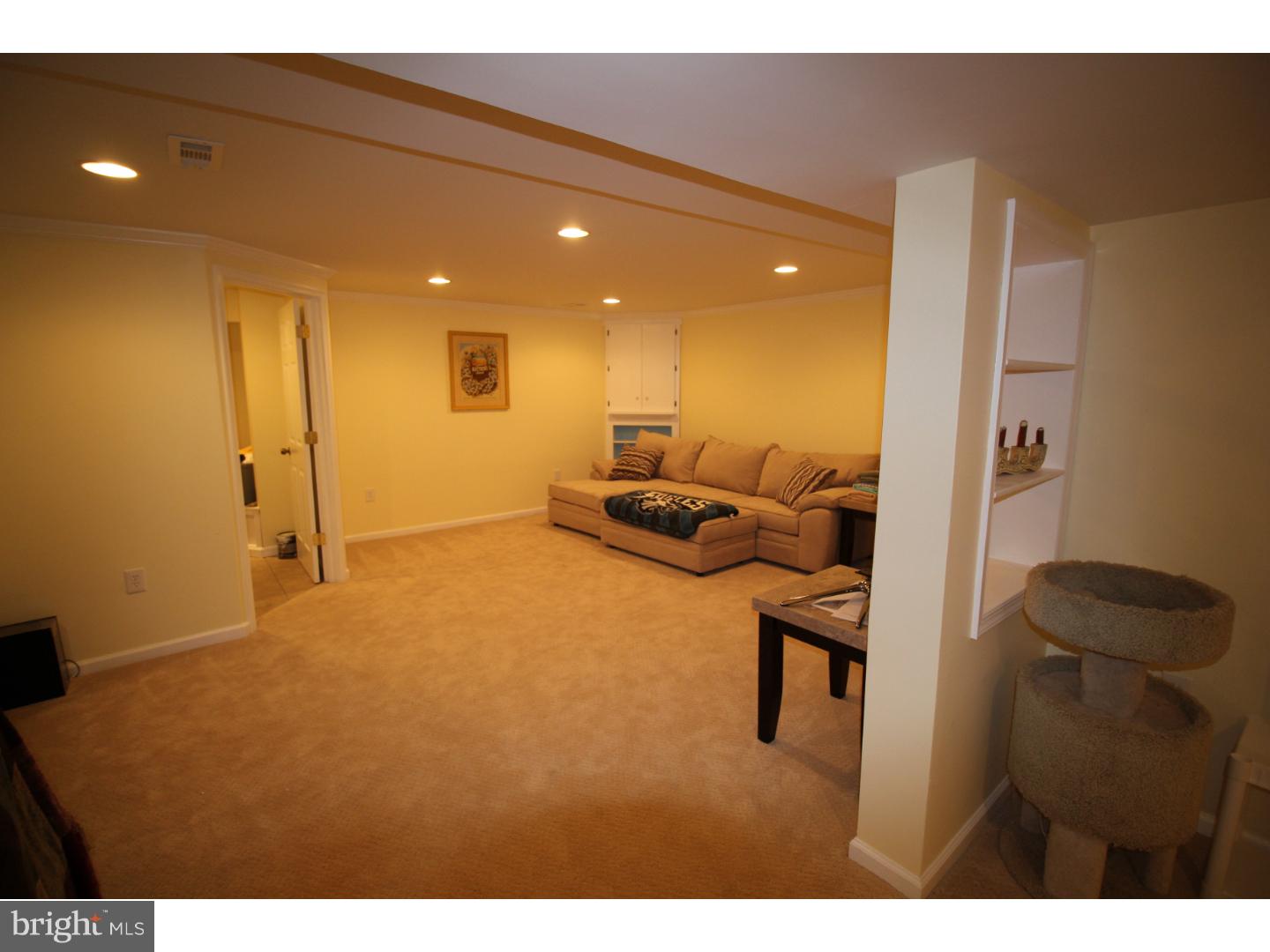 MAKEFIELD GLEN - Residential