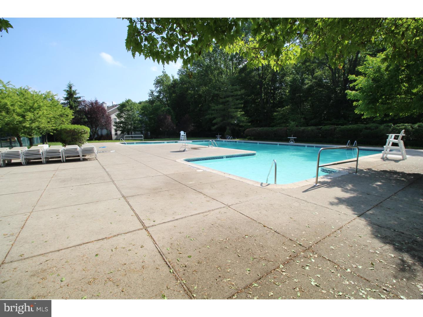 MAKEFIELD GLEN - Residential