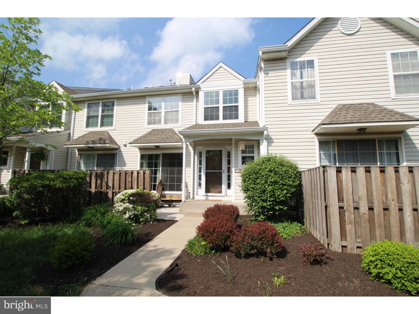 MAKEFIELD GLEN - Residential