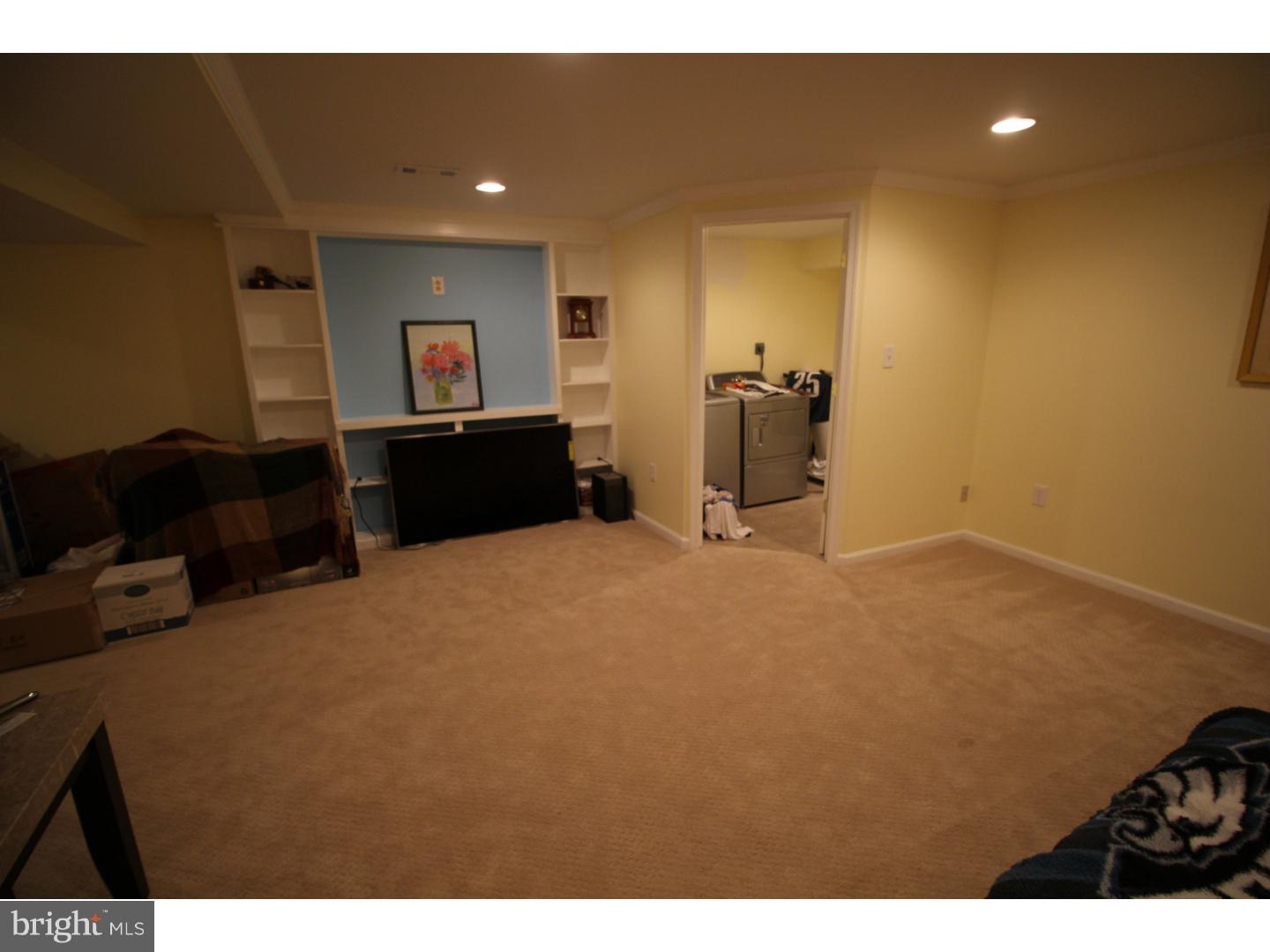 MAKEFIELD GLEN - Residential