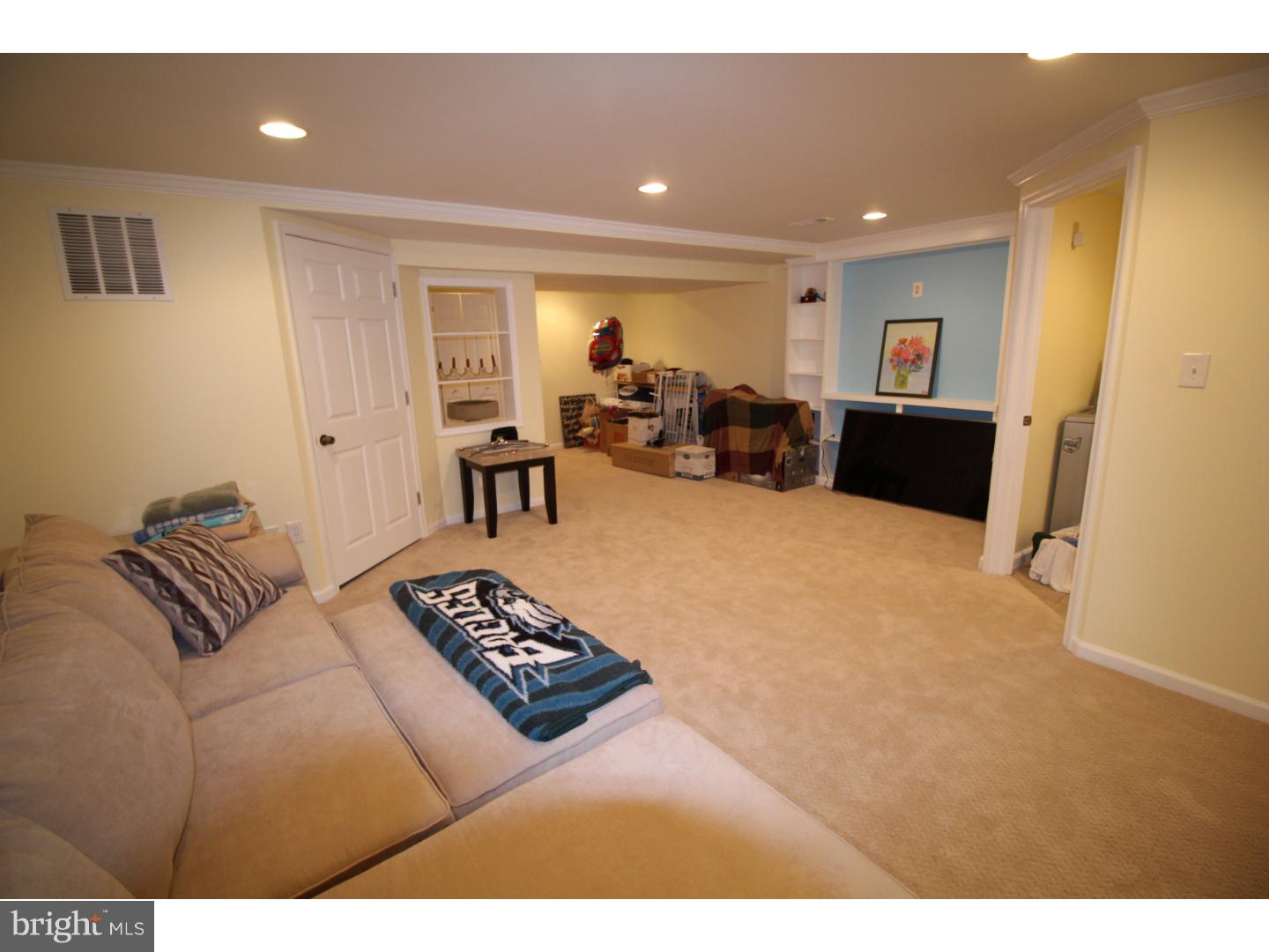 MAKEFIELD GLEN - Residential