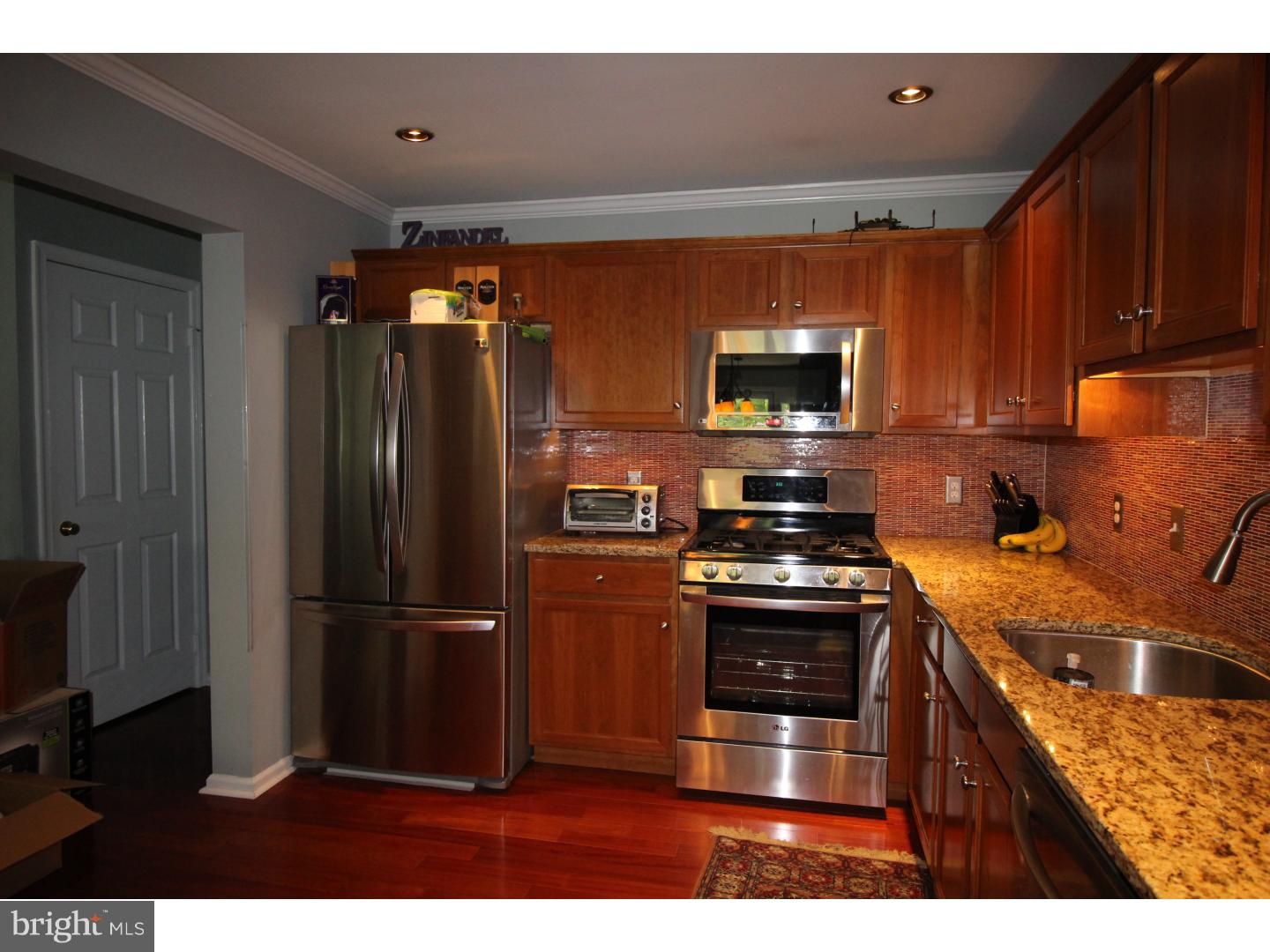 MAKEFIELD GLEN - Residential