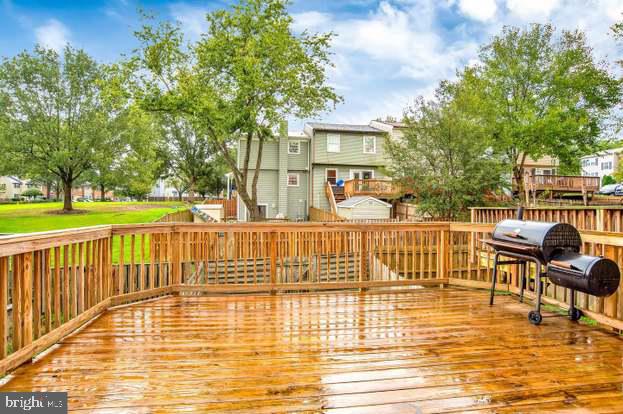 CROFTON MEADOWS - Residential