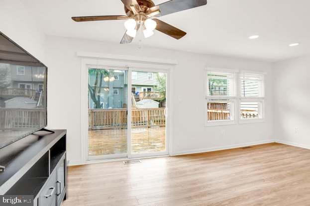 2092 LAKE GROVE LANE