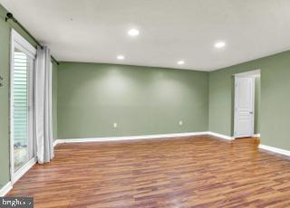 CROFTON MEADOWS - Residential